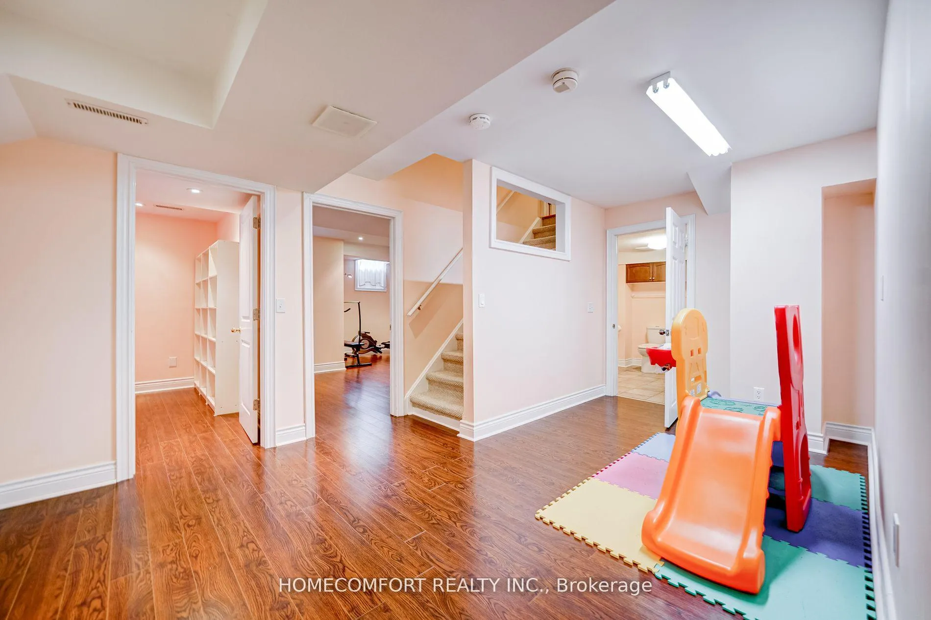 Photo 33 of 26 Belgrave Square, Markham, Berczy — HOMEH