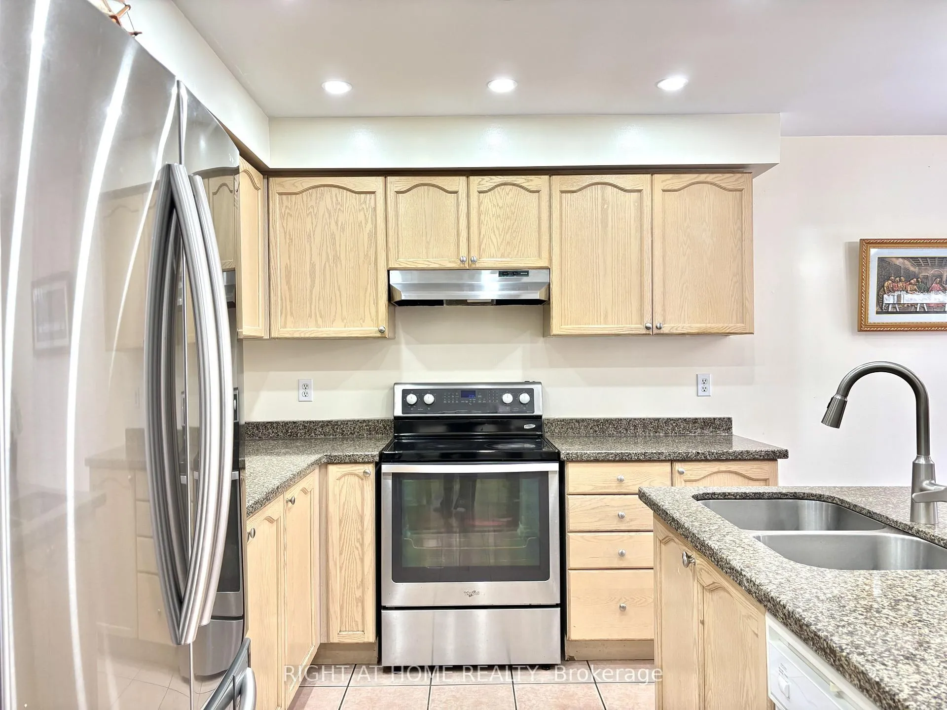 Photo 12 of 37 Oakmeadow Drive, Brampton, Fletcher's Meadow — HOMEH