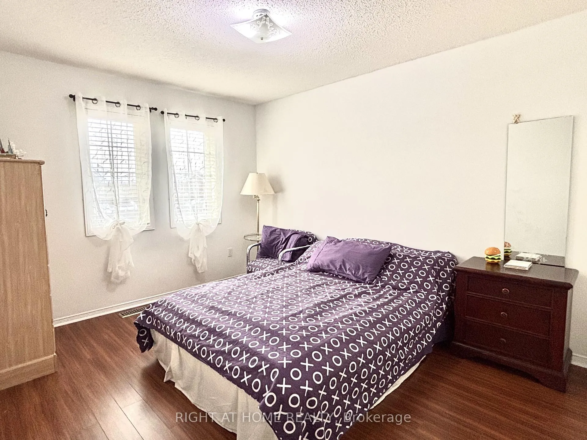 Photo 19 of 37 Oakmeadow Drive, Brampton, Fletcher's Meadow — HOMEH