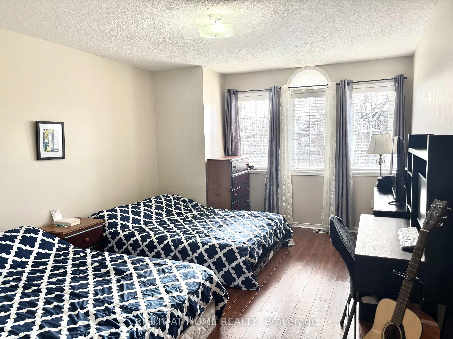Photo 20 of 37 Oakmeadow Drive, Brampton, Fletcher's Meadow — HOMEH