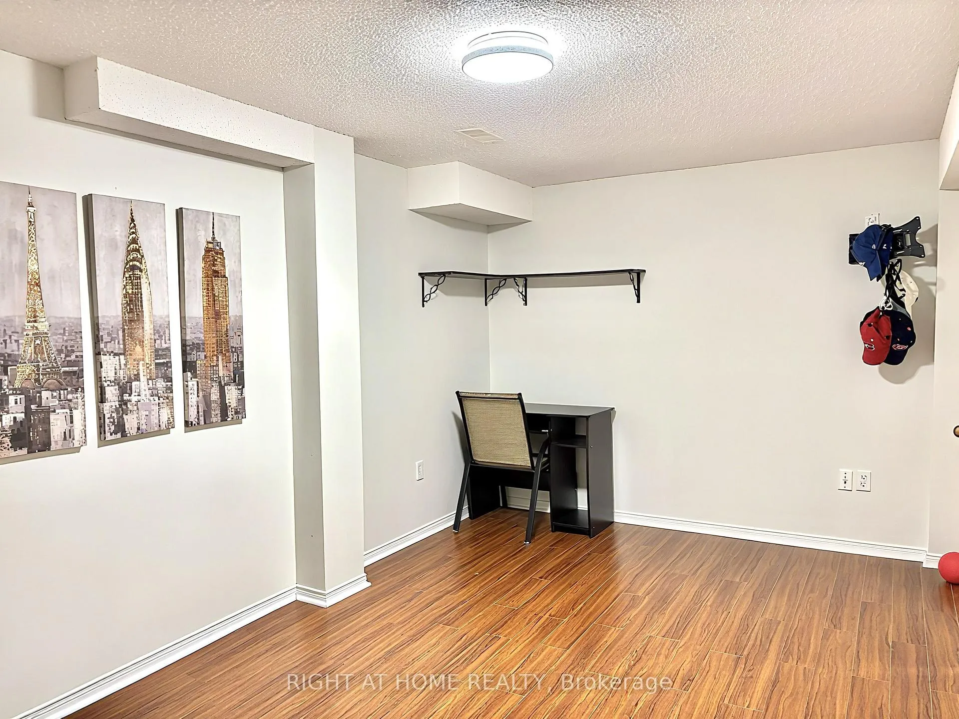 Photo 26 of 37 Oakmeadow Drive, Brampton, Fletcher's Meadow — HOMEH