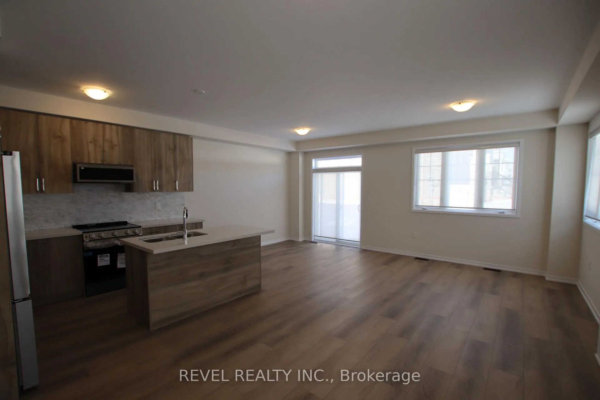 Photo 3 of 1372 Canfield Street, Oshawa, Kedron — HOMEH