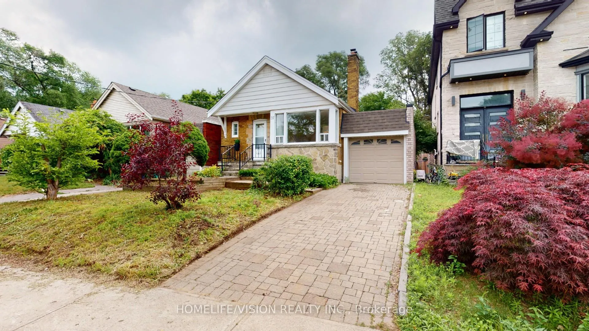 Photo 1 of 37 Davies Crescent, Toronto, East York — HOMEH
