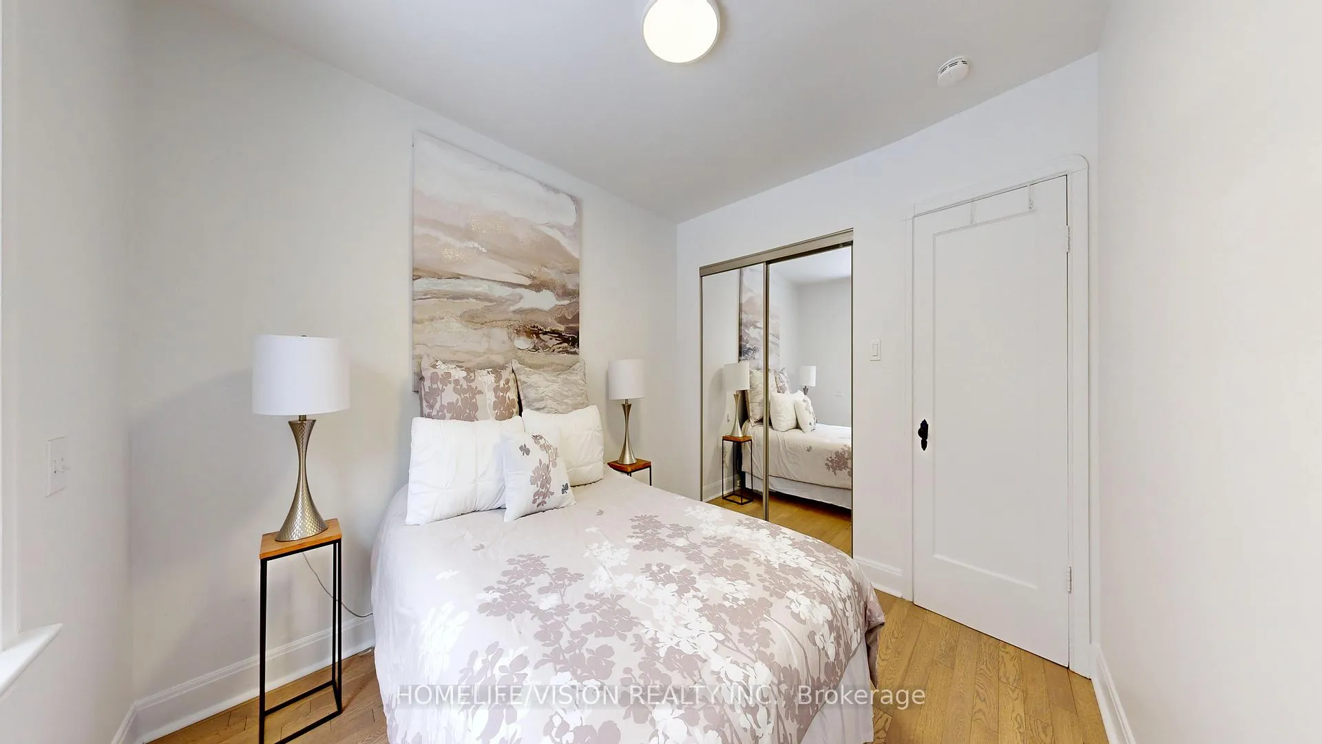 Photo 10 of 37 Davies Crescent, Toronto, East York — HOMEH