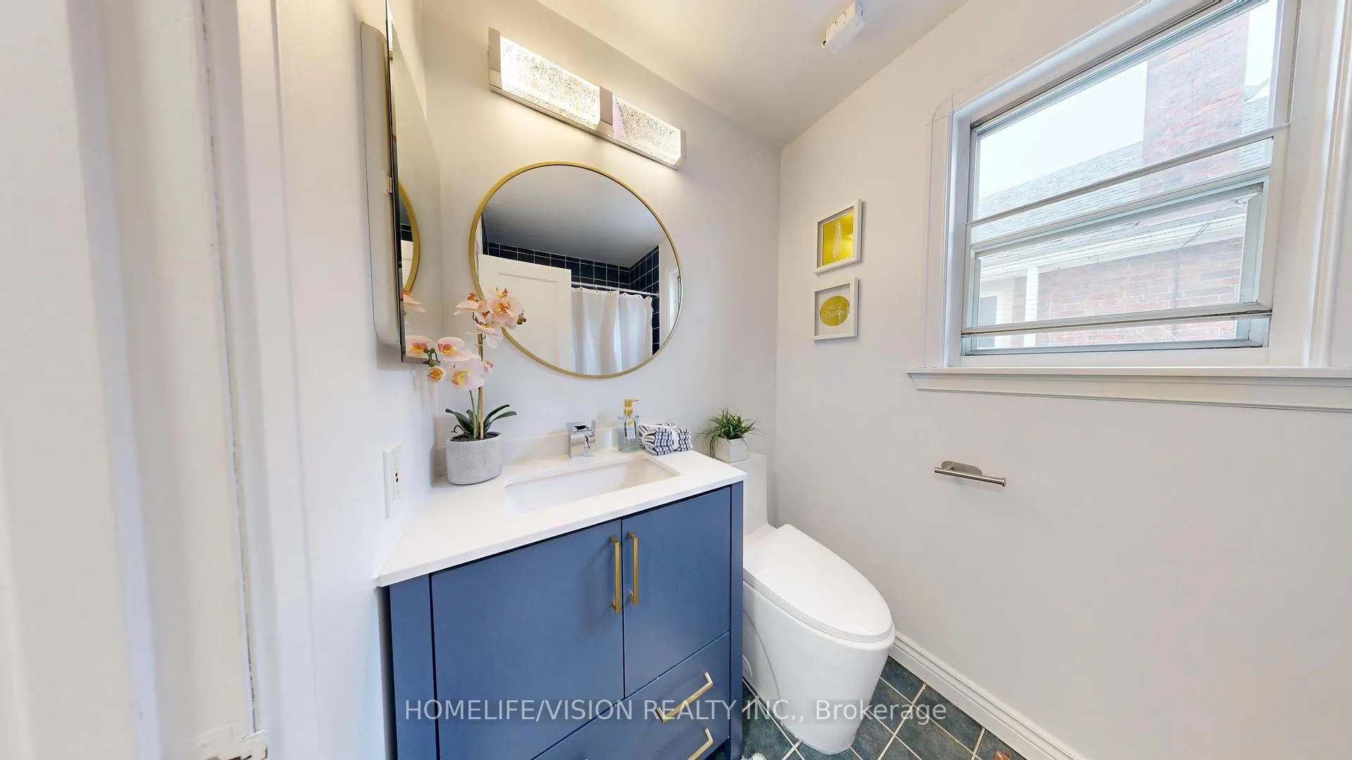 Photo 13 of 37 Davies Crescent, Toronto, East York — HOMEH
