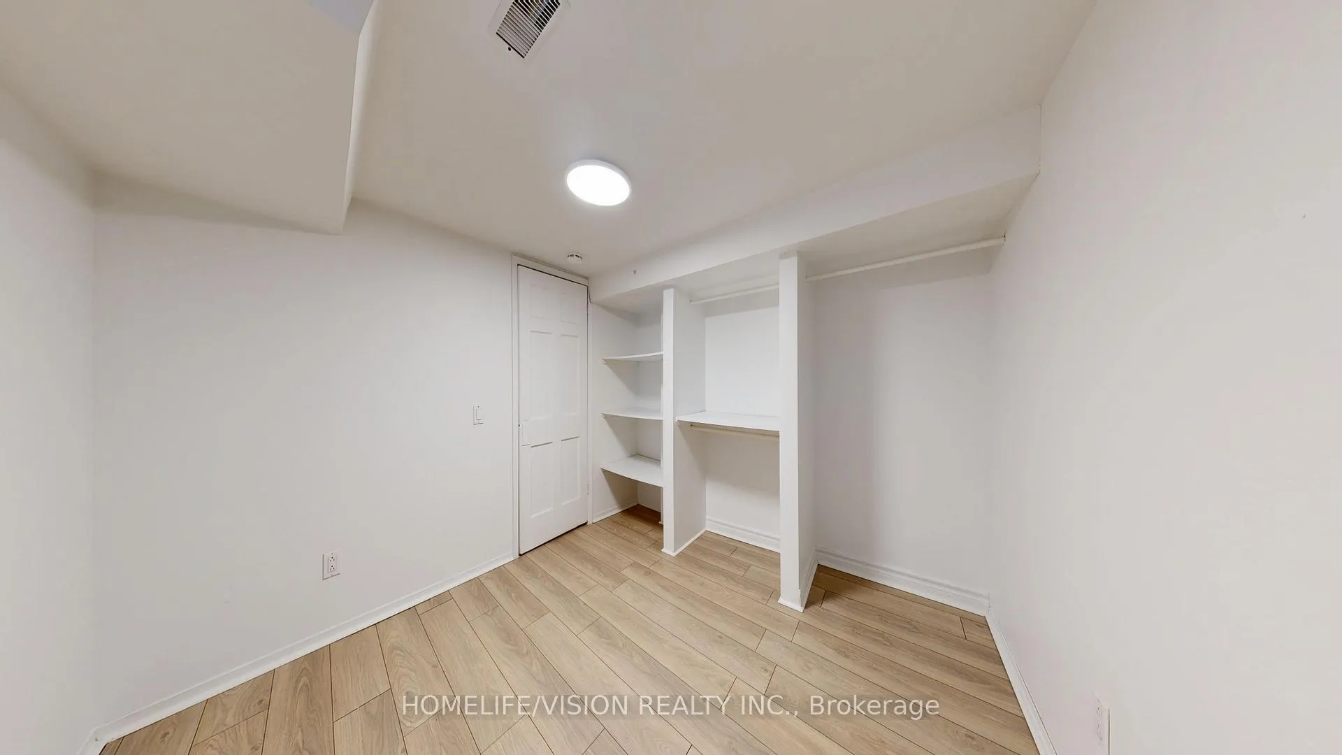 Photo 15 of 37 Davies Crescent, Toronto, East York — HOMEH
