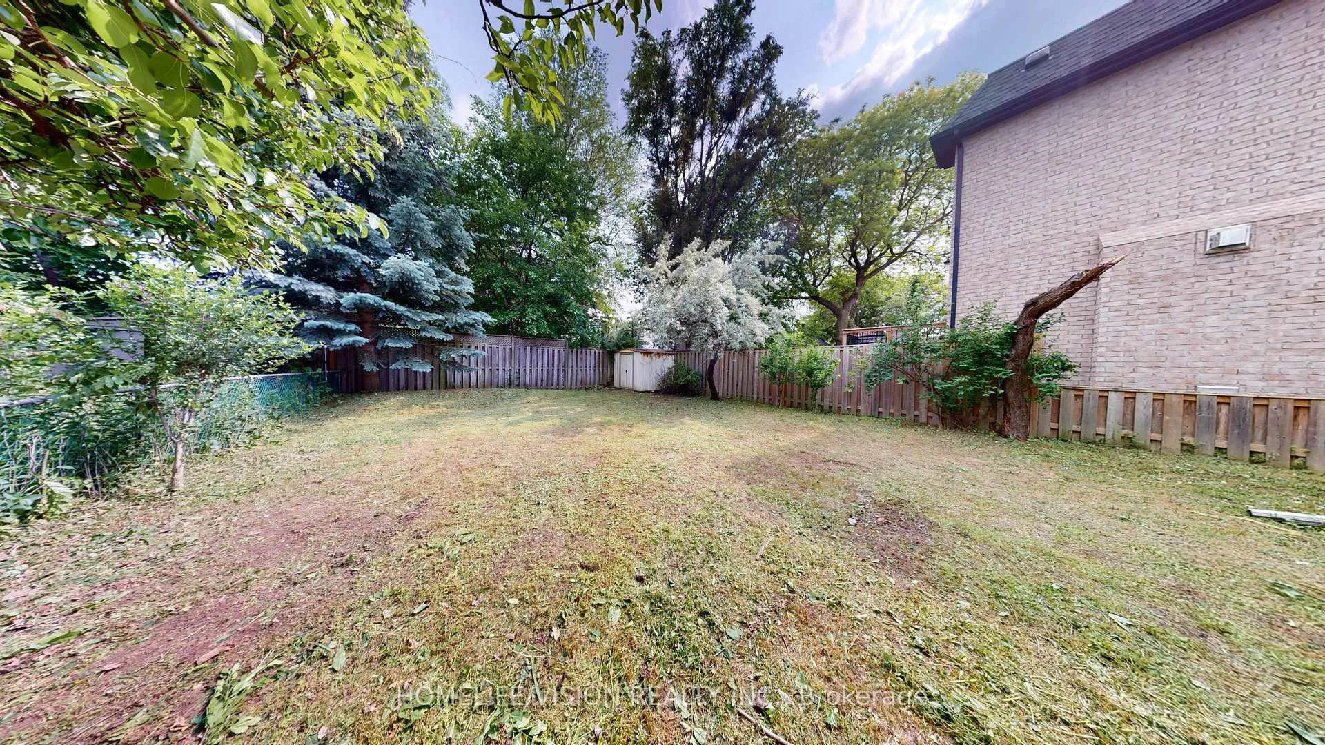 Photo 20 of 37 Davies Crescent, Toronto, East York — HOMEH