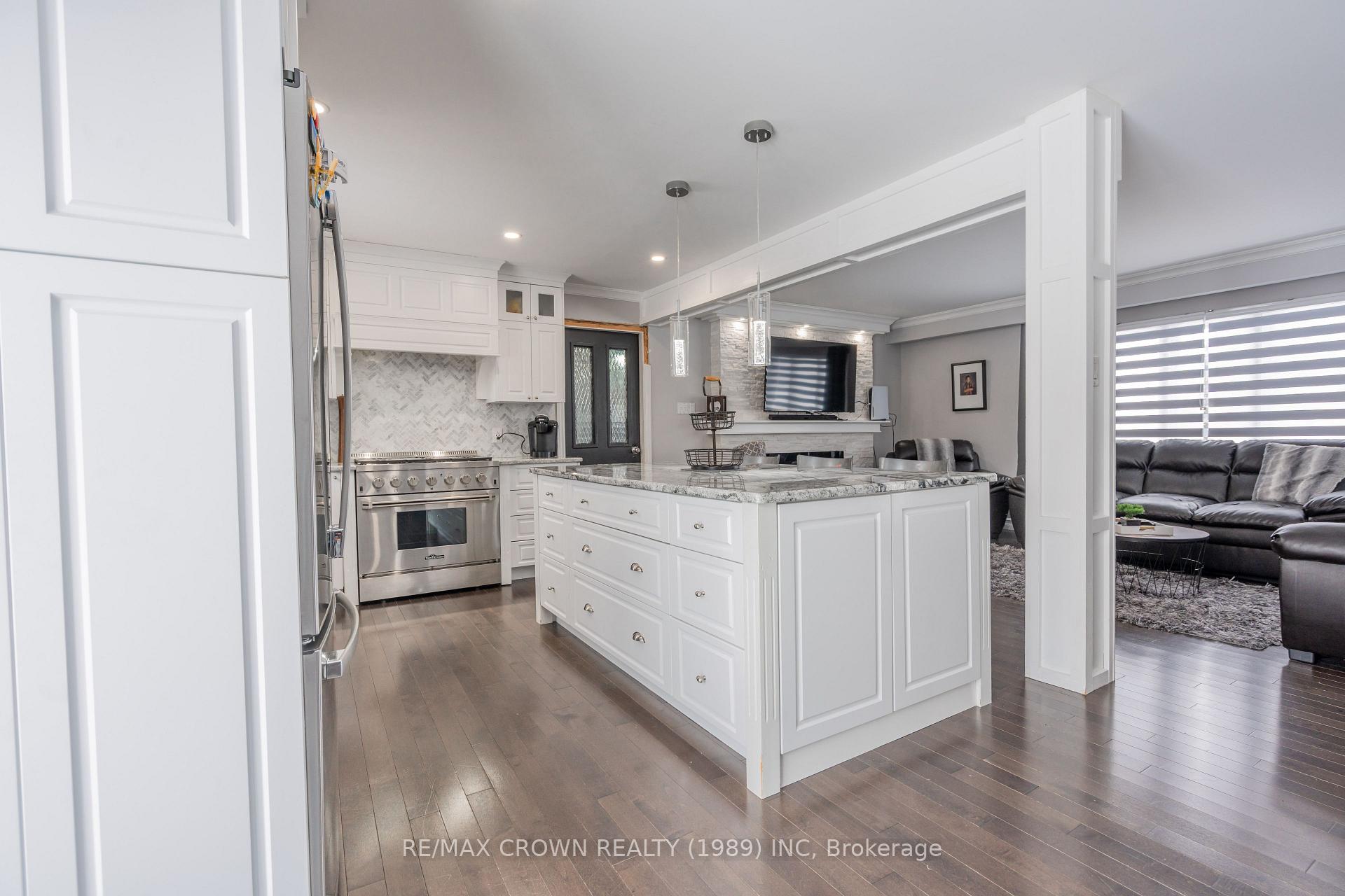 Photo 14 of 54 Ottawa Street, Kapuskasing — HOMEH