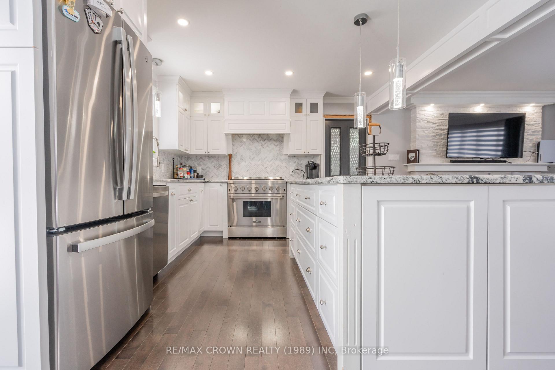 Photo 15 of 54 Ottawa Street, Kapuskasing — HOMEH