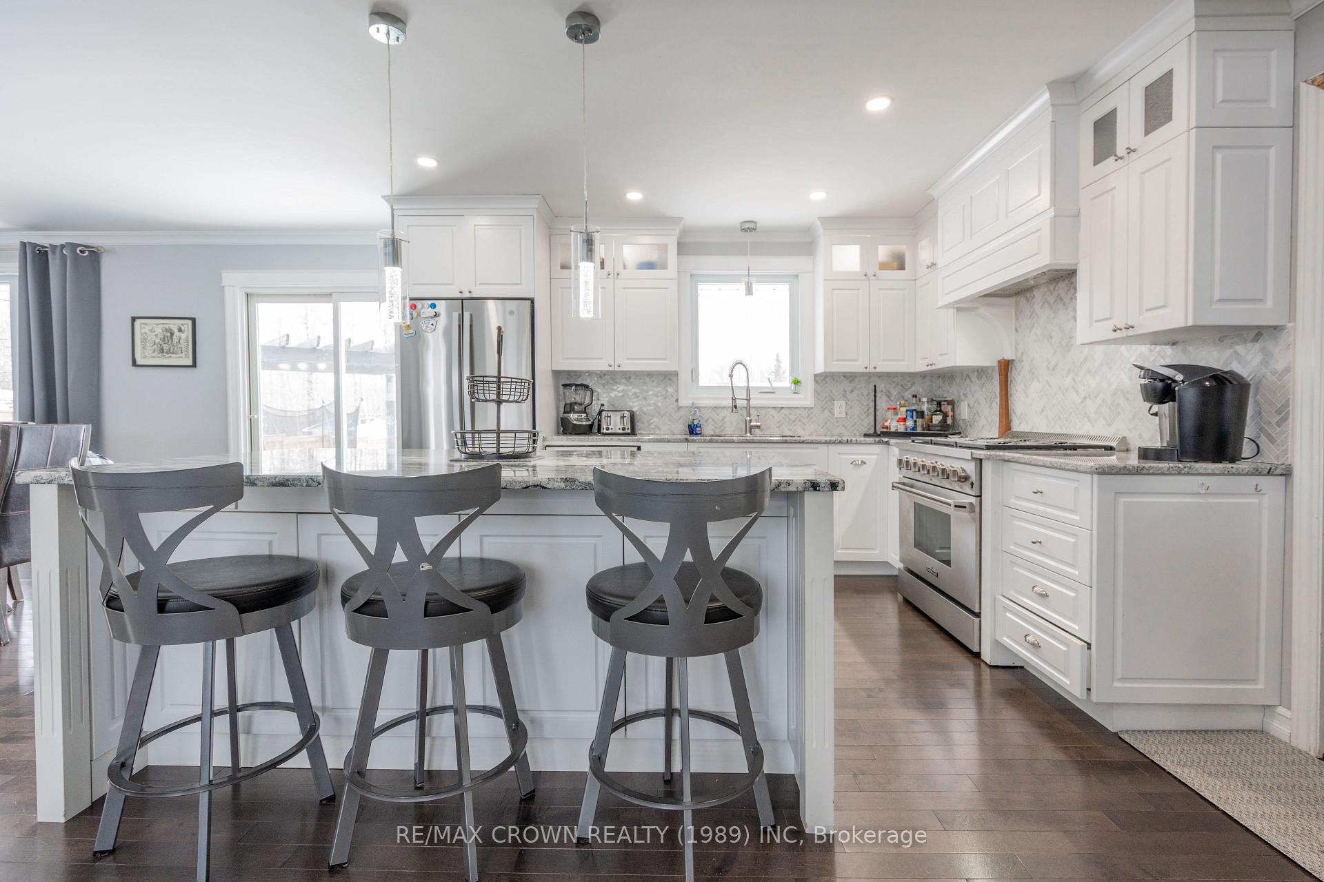 Photo 17 of 54 Ottawa Street, Kapuskasing — HOMEH