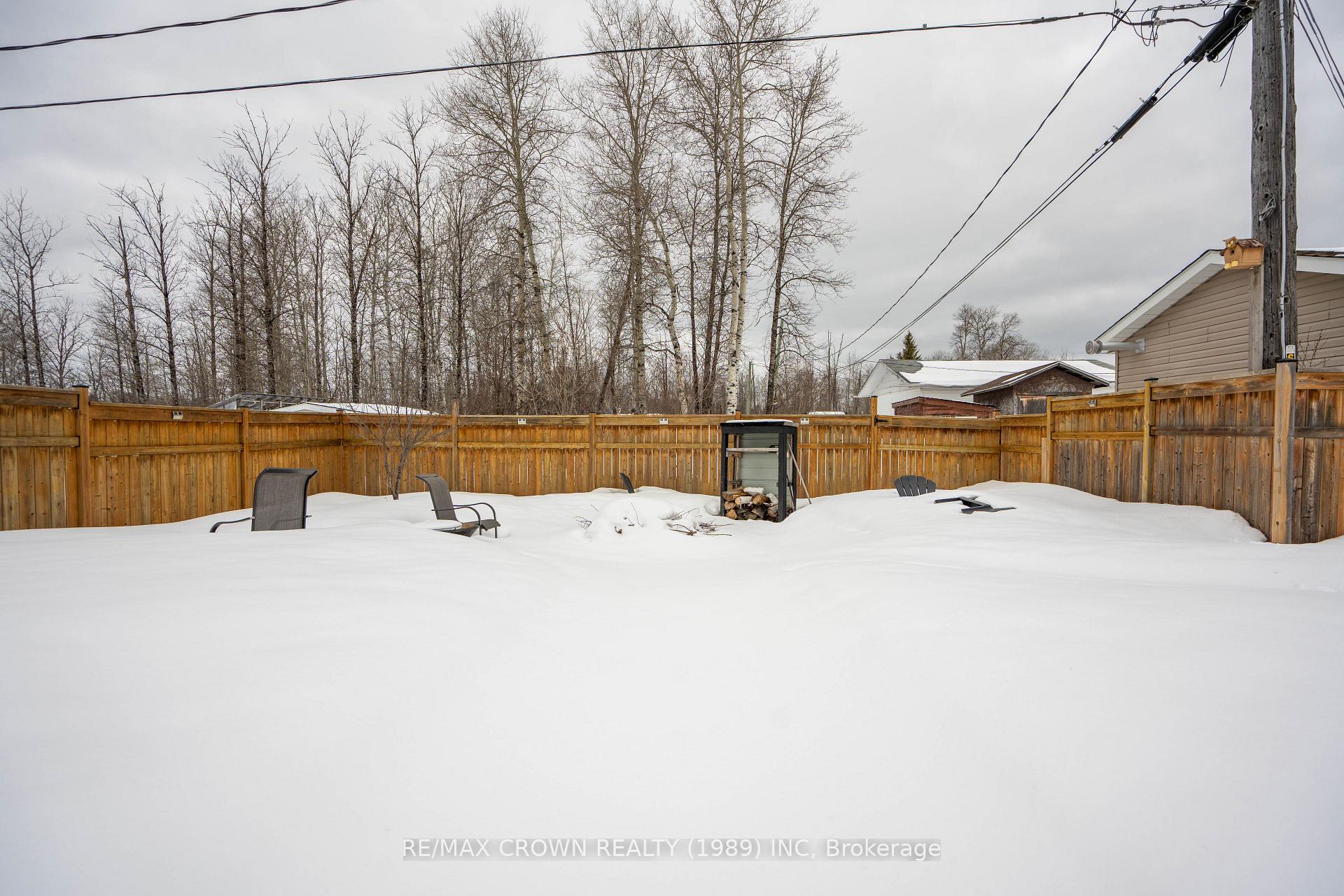 Photo 39 of 54 Ottawa Street, Kapuskasing — HOMEH