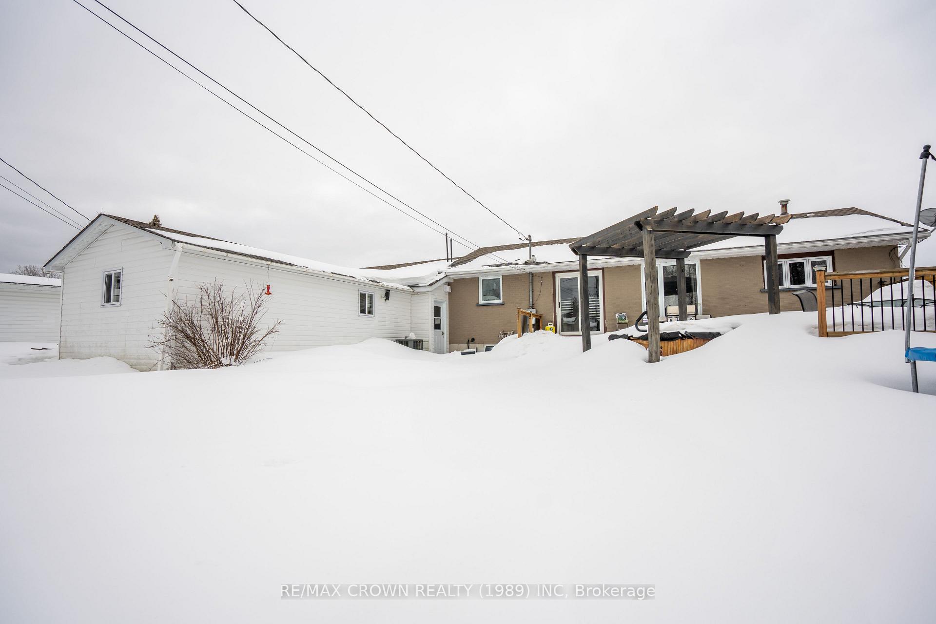 Photo 41 of 54 Ottawa Street, Kapuskasing — HOMEH