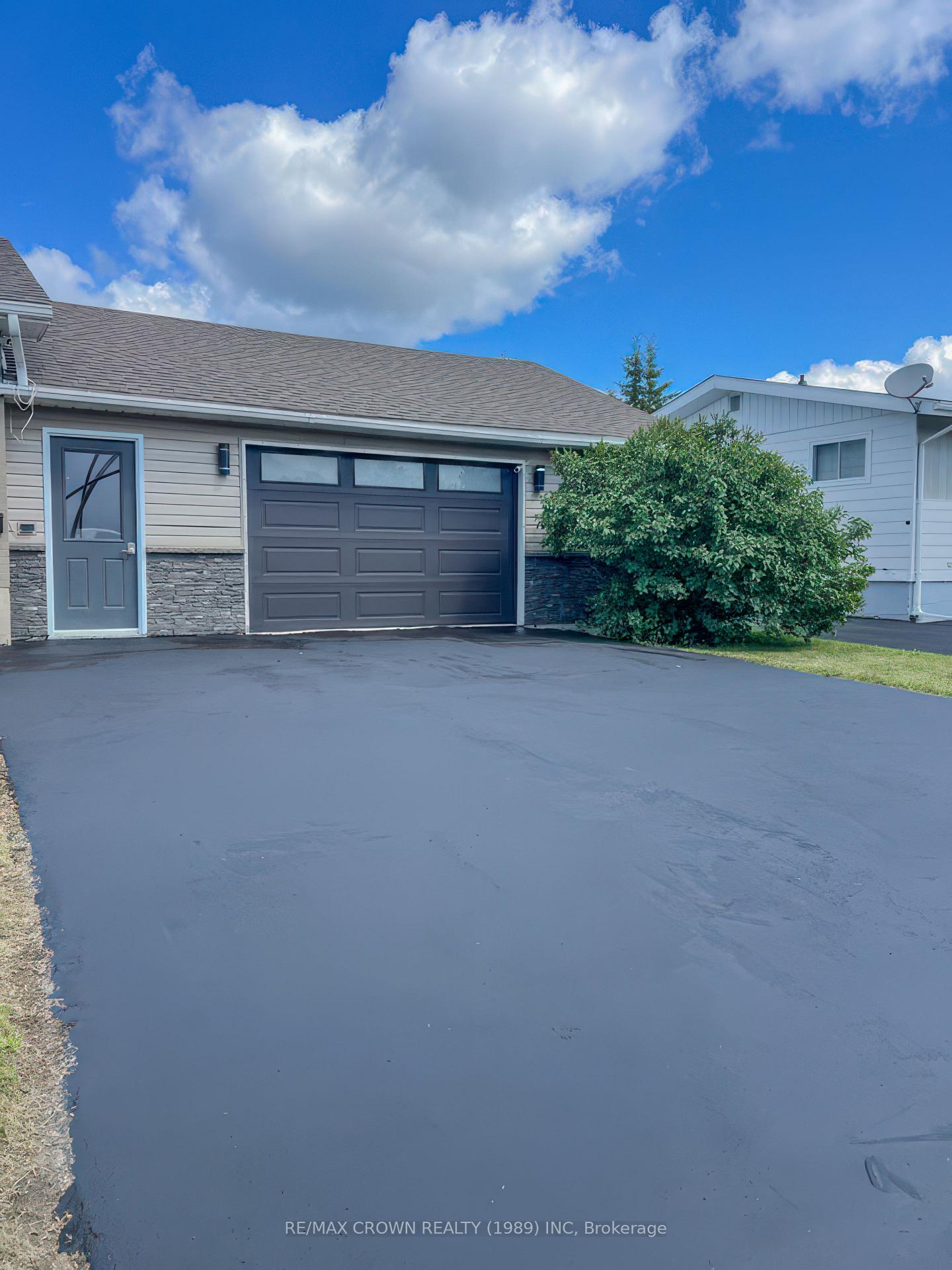 Photo 47 of 54 Ottawa Street, Kapuskasing — HOMEH