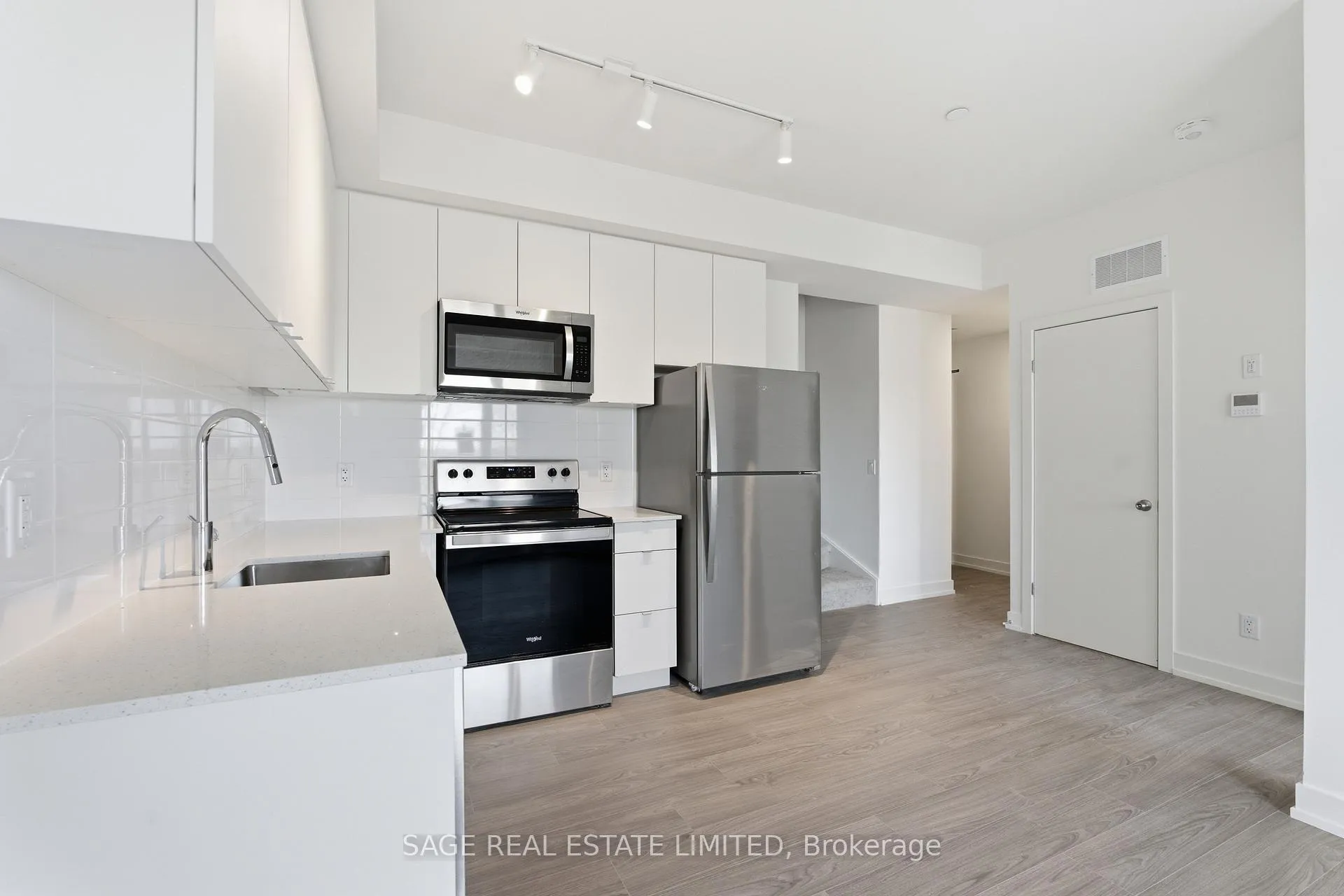 Photo 4 of Unit 312C, 16 Melbourne Avenue, St. Catharines, E. Chester — HOMEH