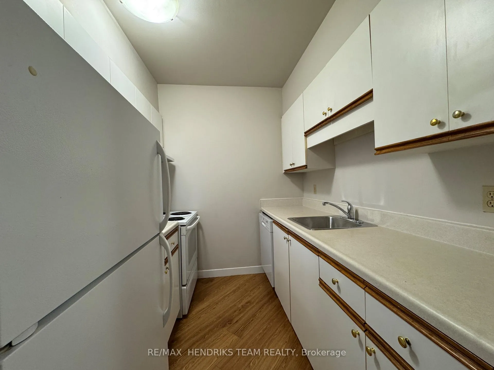 Photo 2 of Unit 210, 56 Windward Street, St. Catharines, Carlton/Bunting — HOMEH