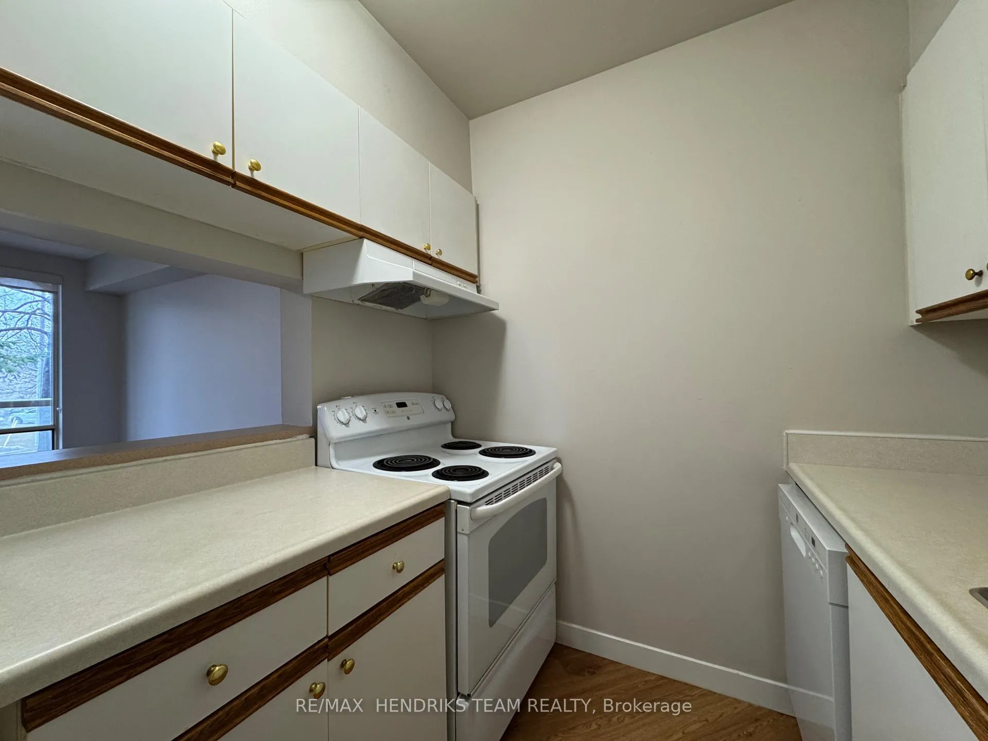 Photo 3 of Unit 210, 56 Windward Street, St. Catharines, Carlton/Bunting — HOMEH