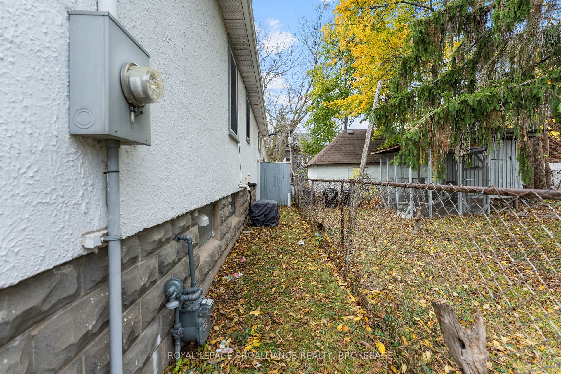 Photo 5 of 58 Stanley Street, Kingston, East of Sir John A. Blvd — HOMEH