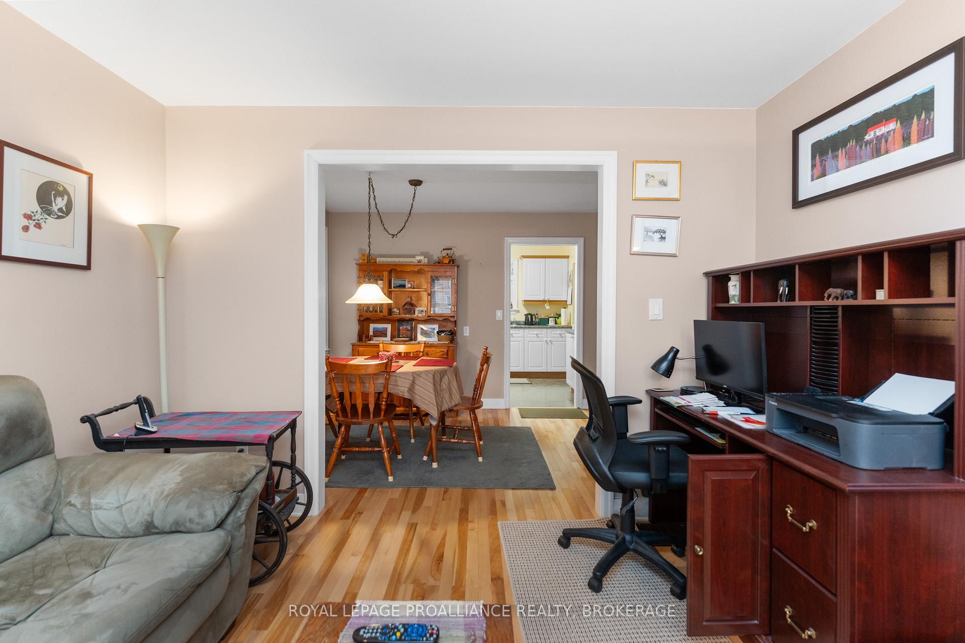 Photo 7 of 58 Stanley Street, Kingston, East of Sir John A. Blvd — HOMEH