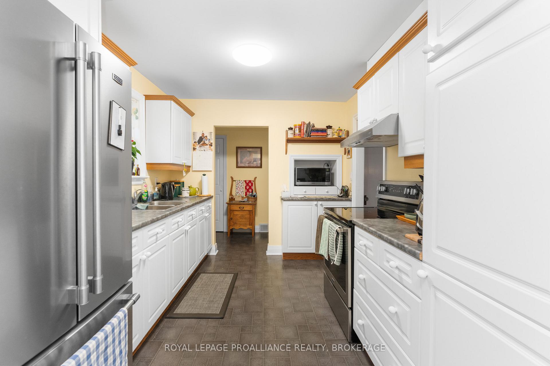 Photo 16 of 58 Stanley Street, Kingston, East of Sir John A. Blvd — HOMEH