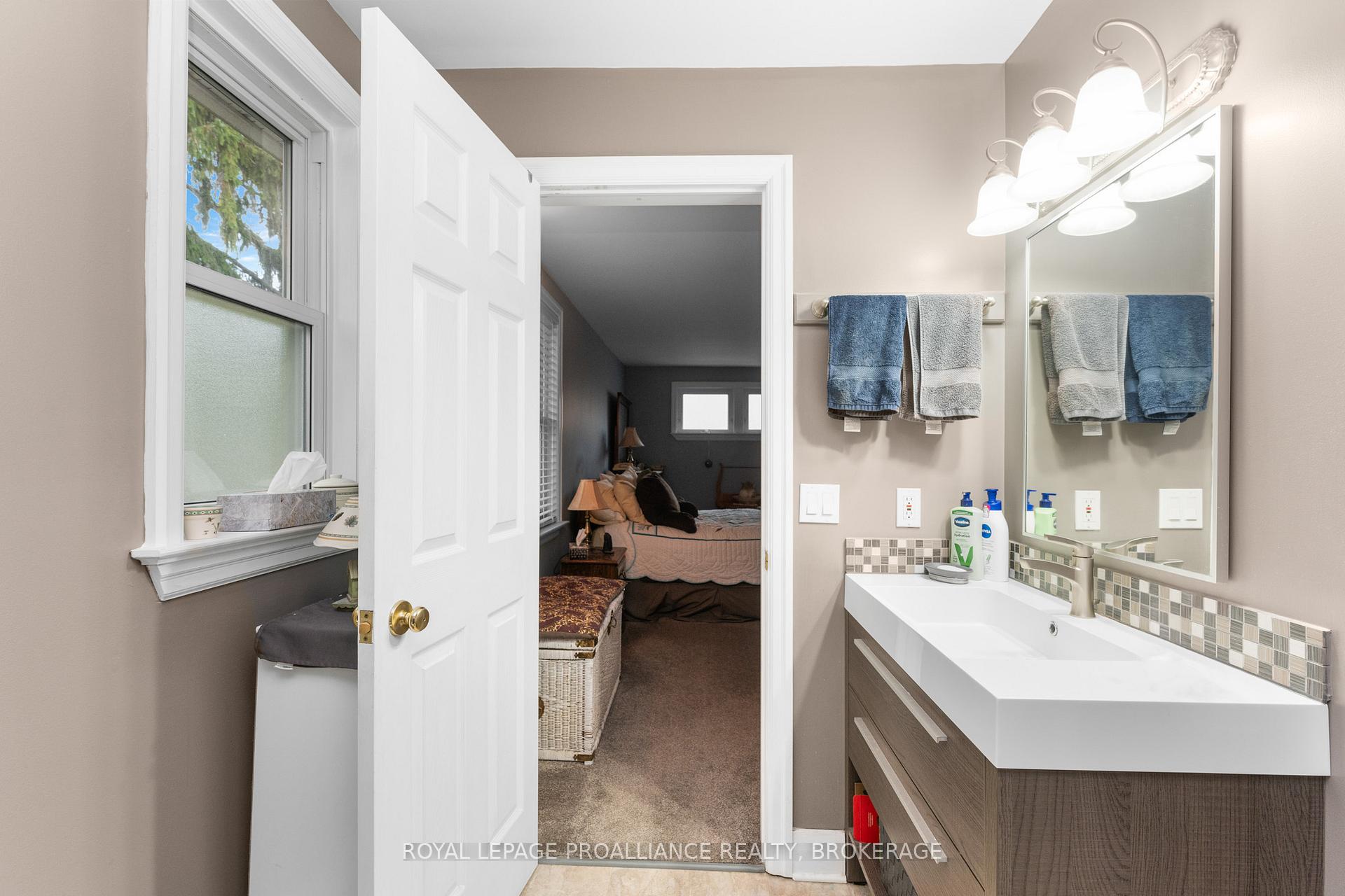 Photo 25 of 58 Stanley Street, Kingston, East of Sir John A. Blvd — HOMEH