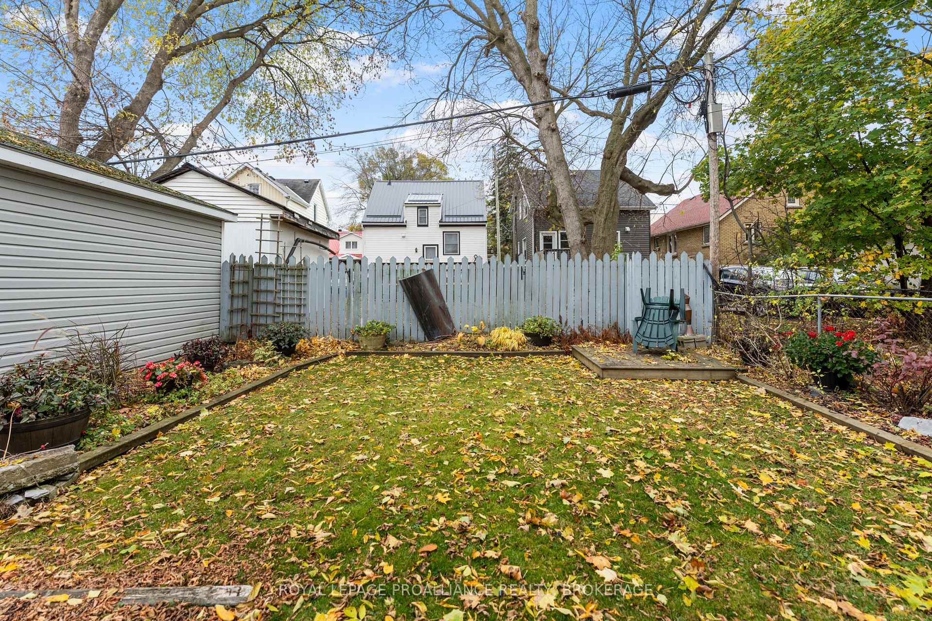 Photo 40 of 58 Stanley Street, Kingston, East of Sir John A. Blvd — HOMEH