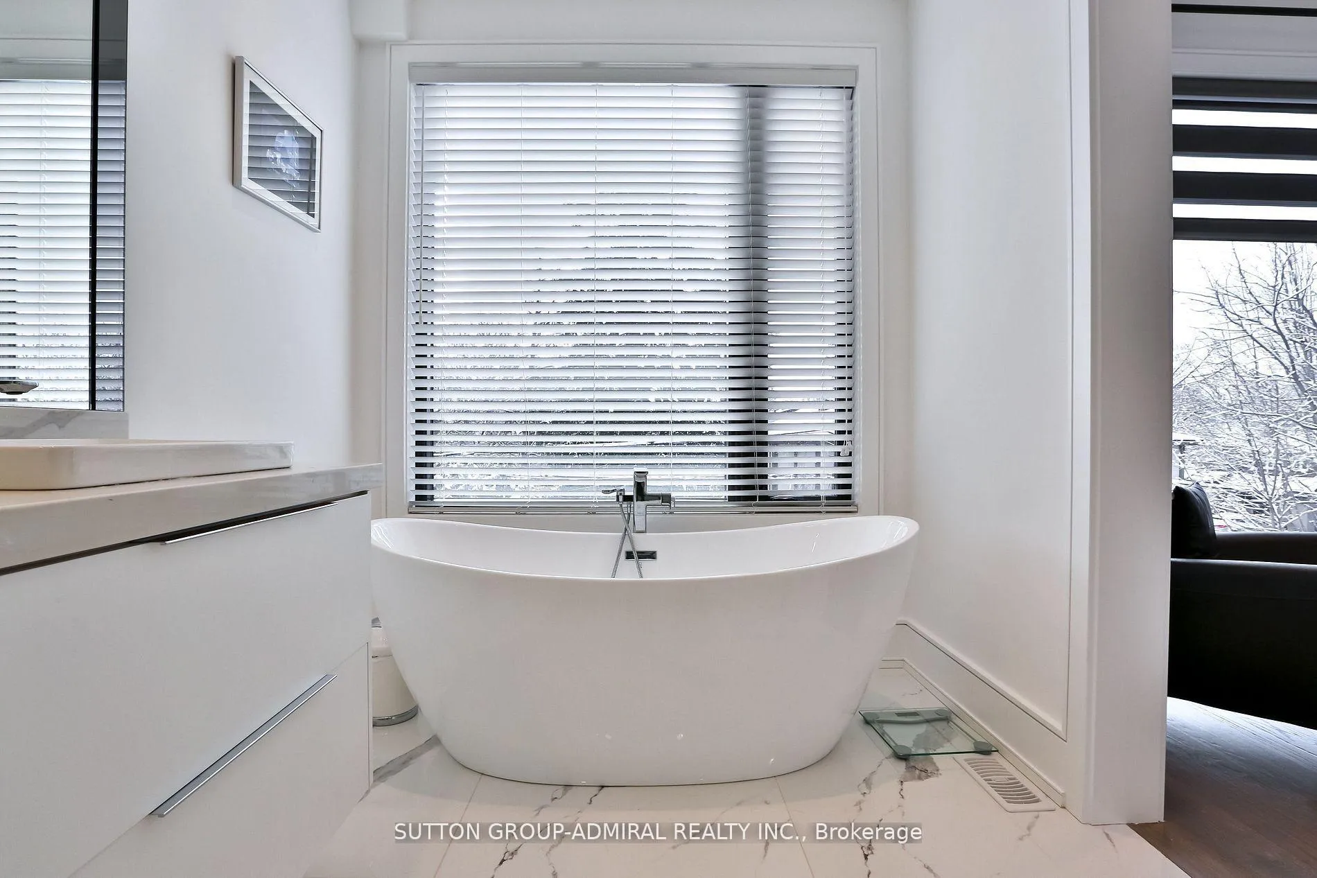 Photo 23 of 343 Manor Road E, Toronto, Mount Pleasant East — HOMEH