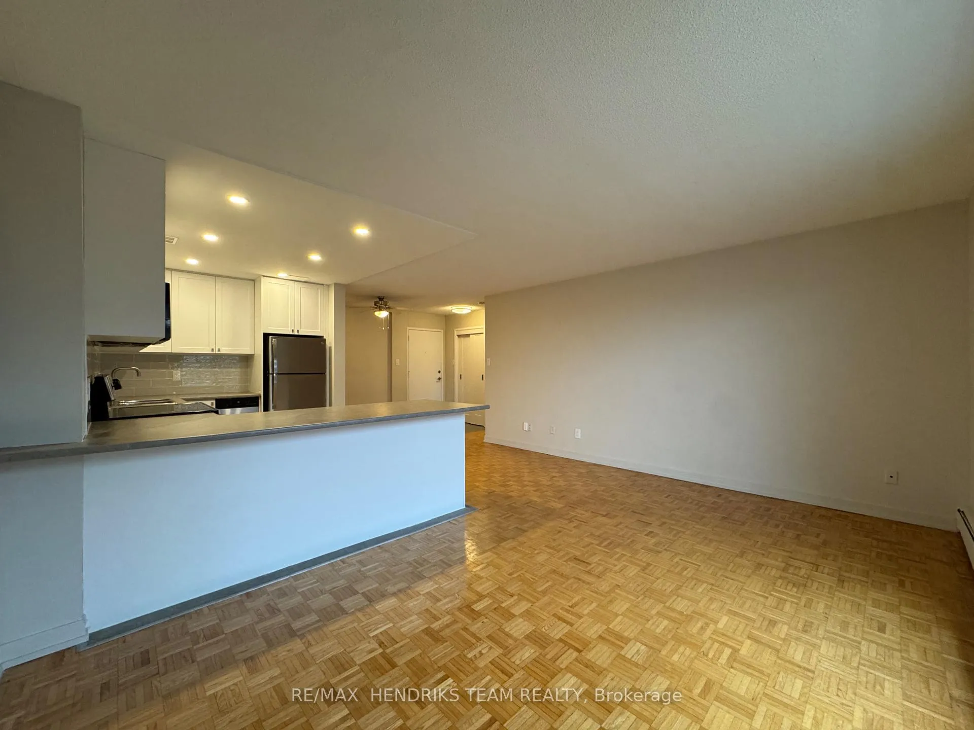 Photo 5 of Unit 303, 39 Leaside Drive, St. Catharines, Carlton/Bunting — HOMEH