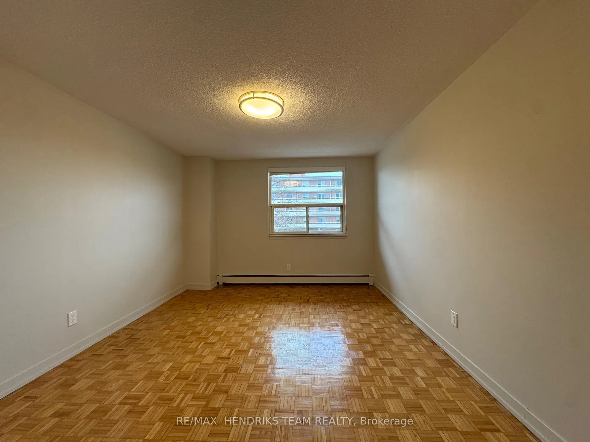 Photo 7 of Unit 303, 39 Leaside Drive, St. Catharines, Carlton/Bunting — HOMEH