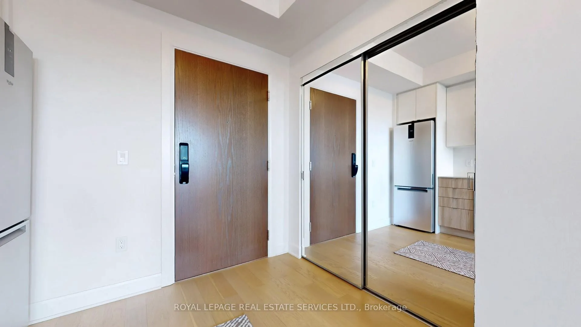 Photo 7 of Unit 521, 3240 William Coltson Avenue, Oakville, Joshua Meadows — HOMEH