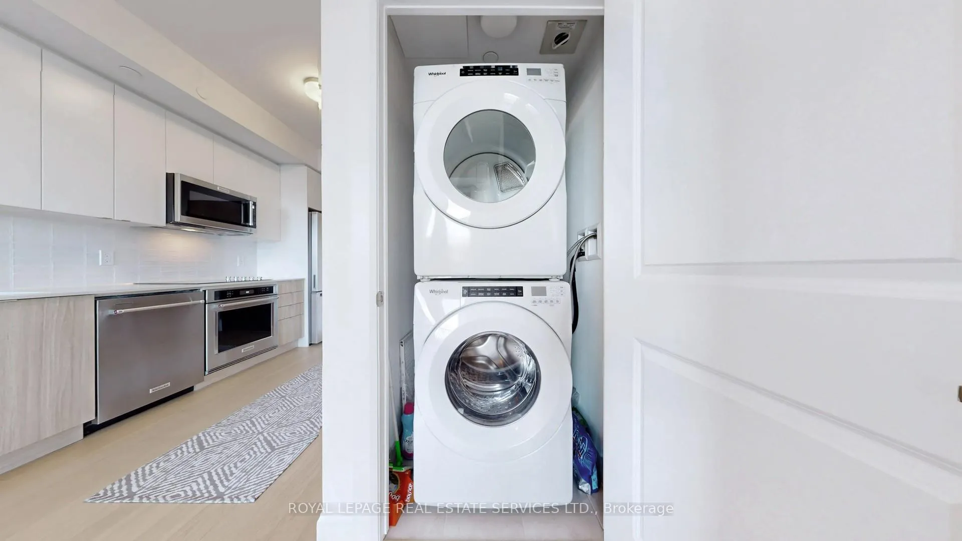 Photo 16 of Unit 521, 3240 William Coltson Avenue, Oakville, Joshua Meadows — HOMEH