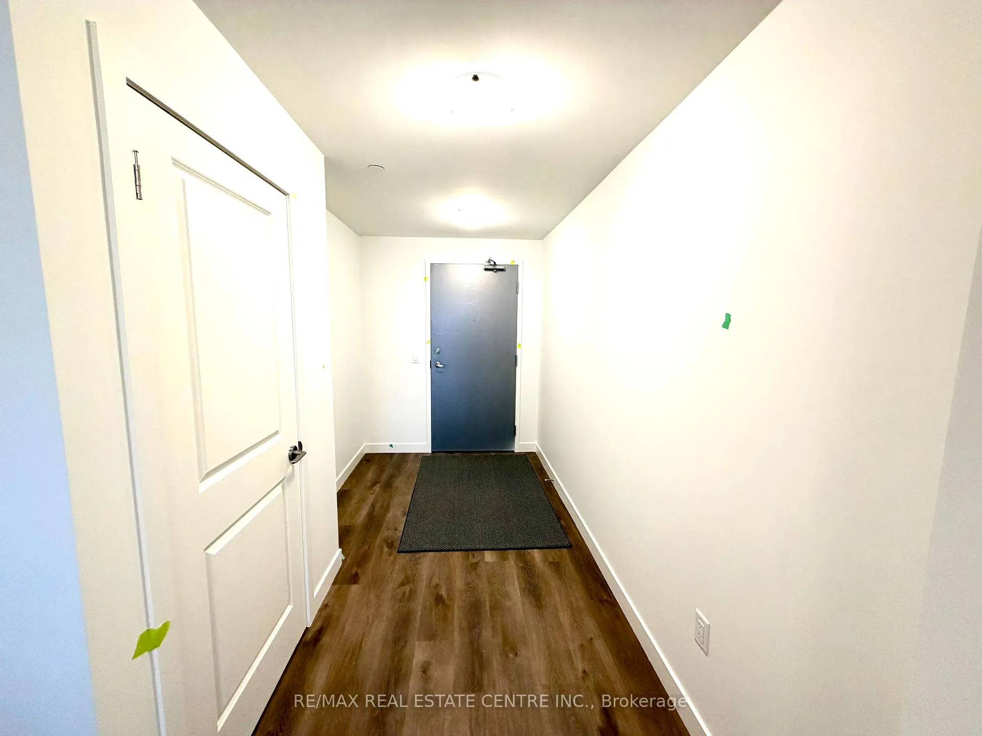 Photo 3 of Unit 823, 461 Green Road, Hamilton, Lakeshore — HOMEH