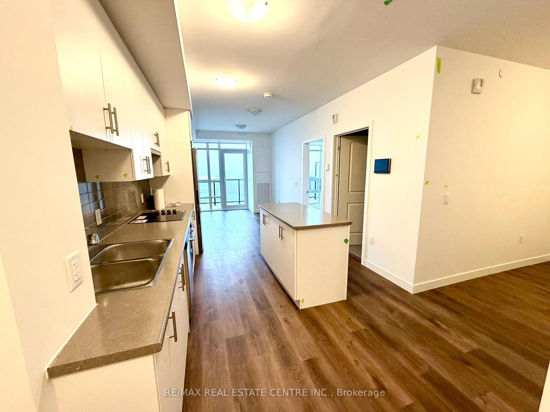 Photo 6 of Unit 823, 461 Green Road, Hamilton, Lakeshore — HOMEH