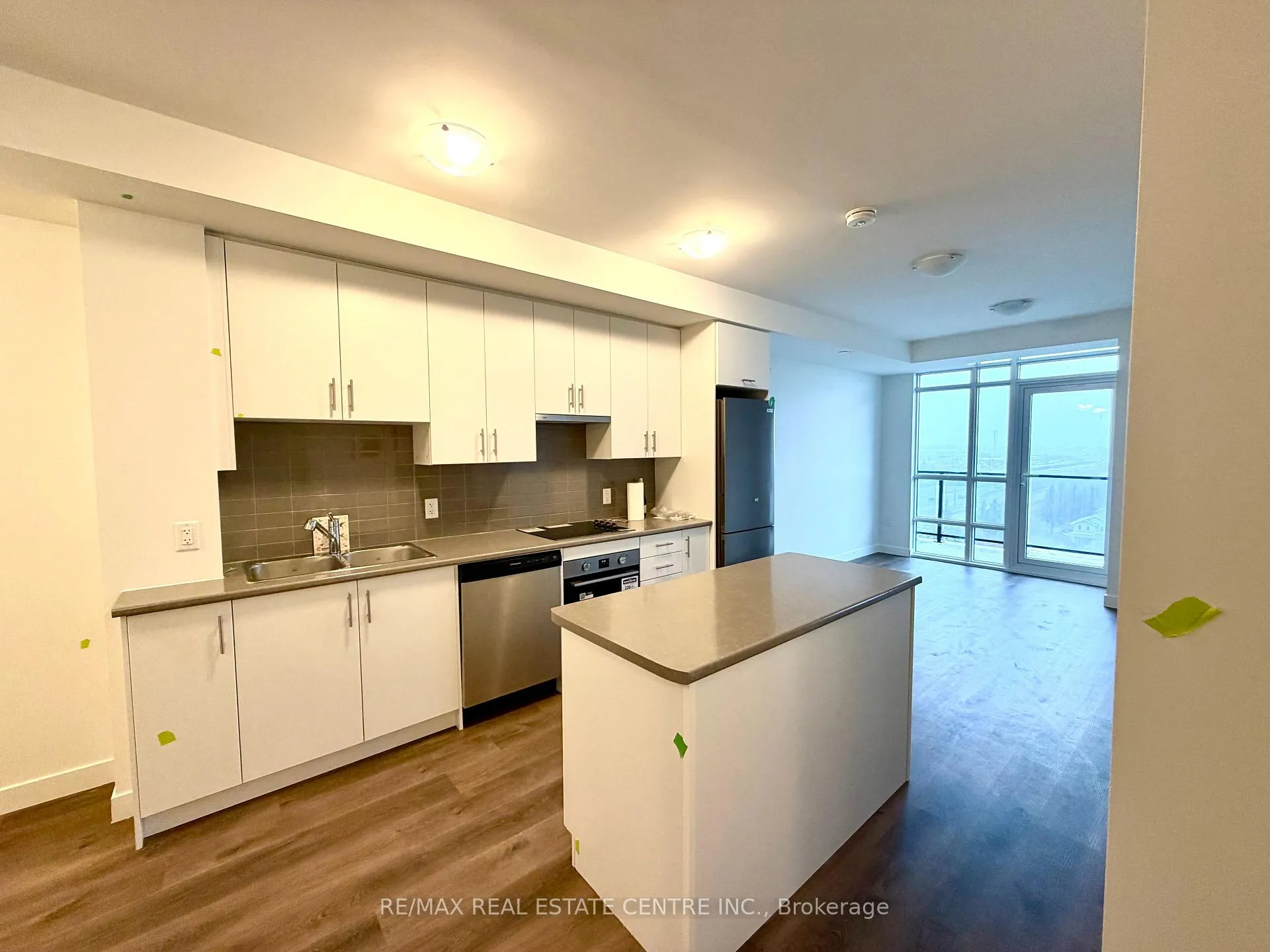 Photo 7 of Unit 823, 461 Green Road, Hamilton, Lakeshore — HOMEH