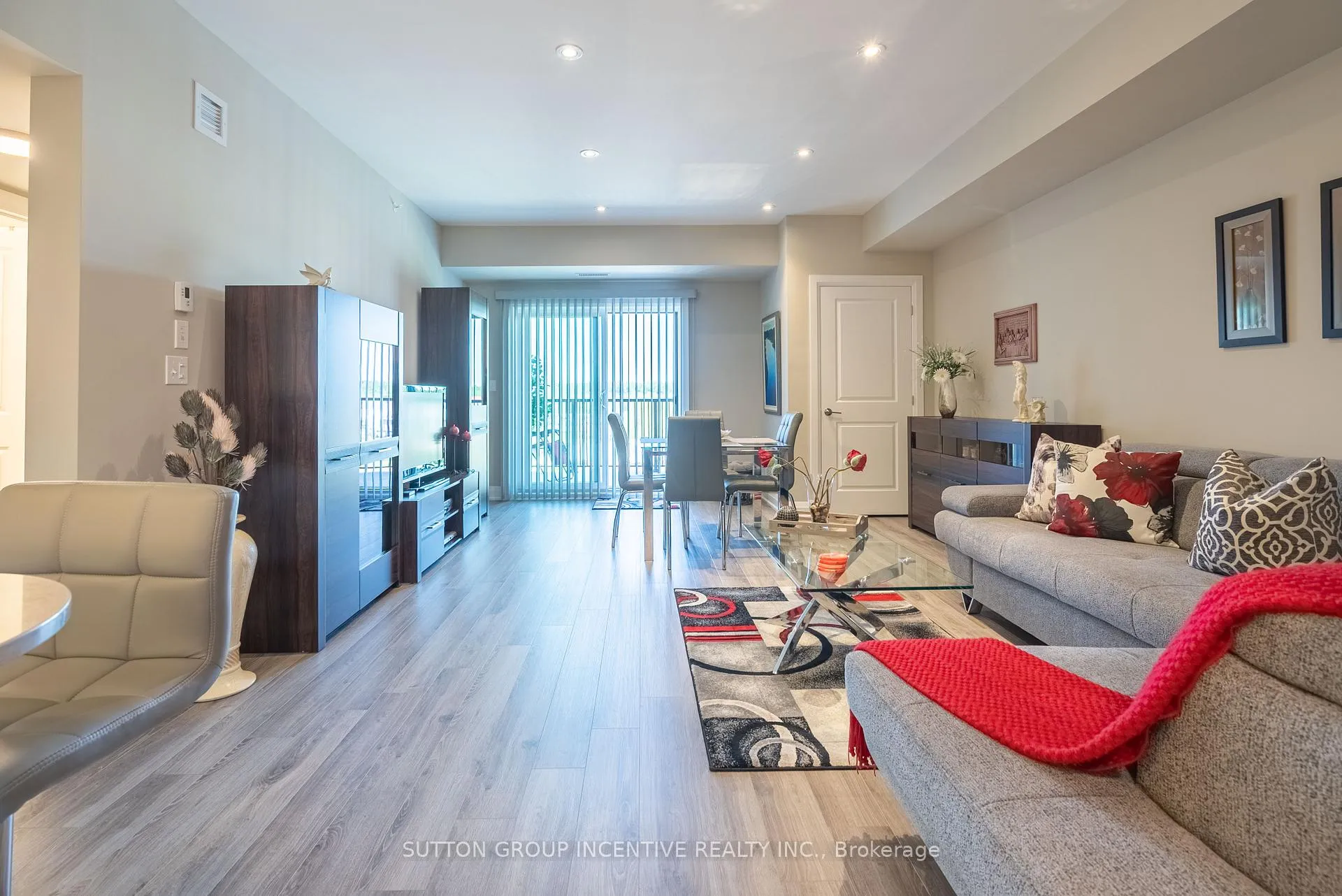 Photo 6 of Unit 305, 54 Koda Street, Barrie, Rural Barrie Southwest — HOMEH
