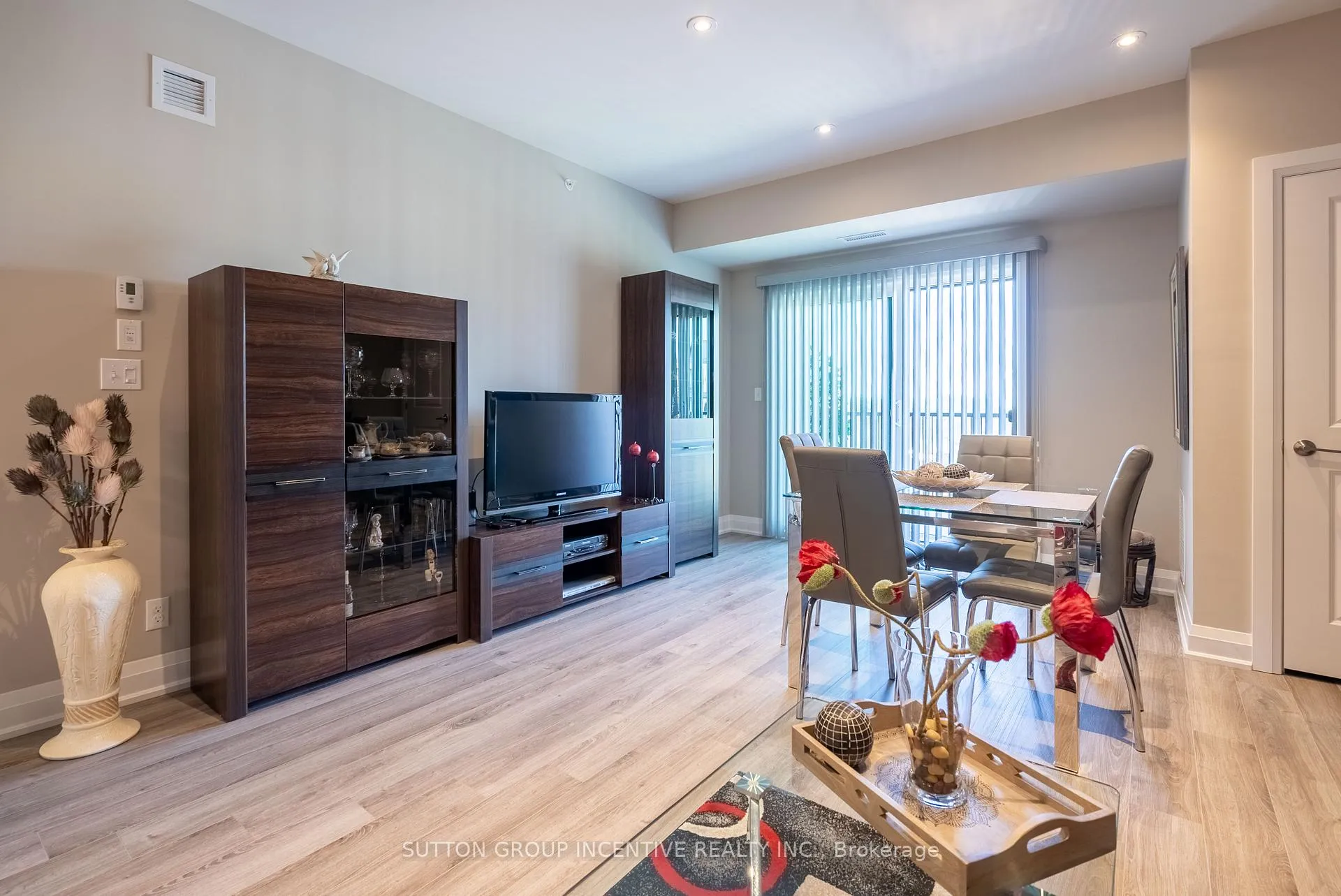 Photo 7 of Unit 305, 54 Koda Street, Barrie, Rural Barrie Southwest — HOMEH