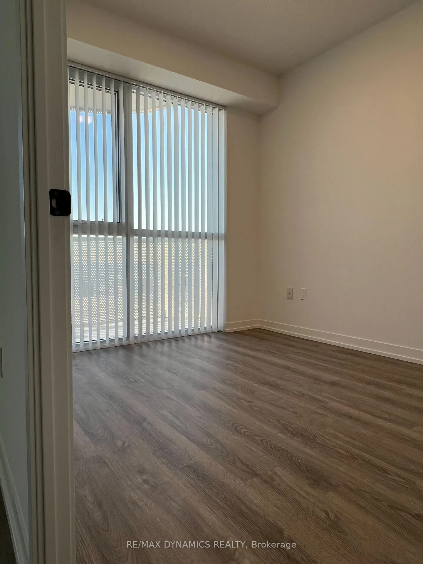 Photo 7 of Unit 5211, 8 Interchange Way, Vaughan, Vaughan Corporate Centre — HOMEH