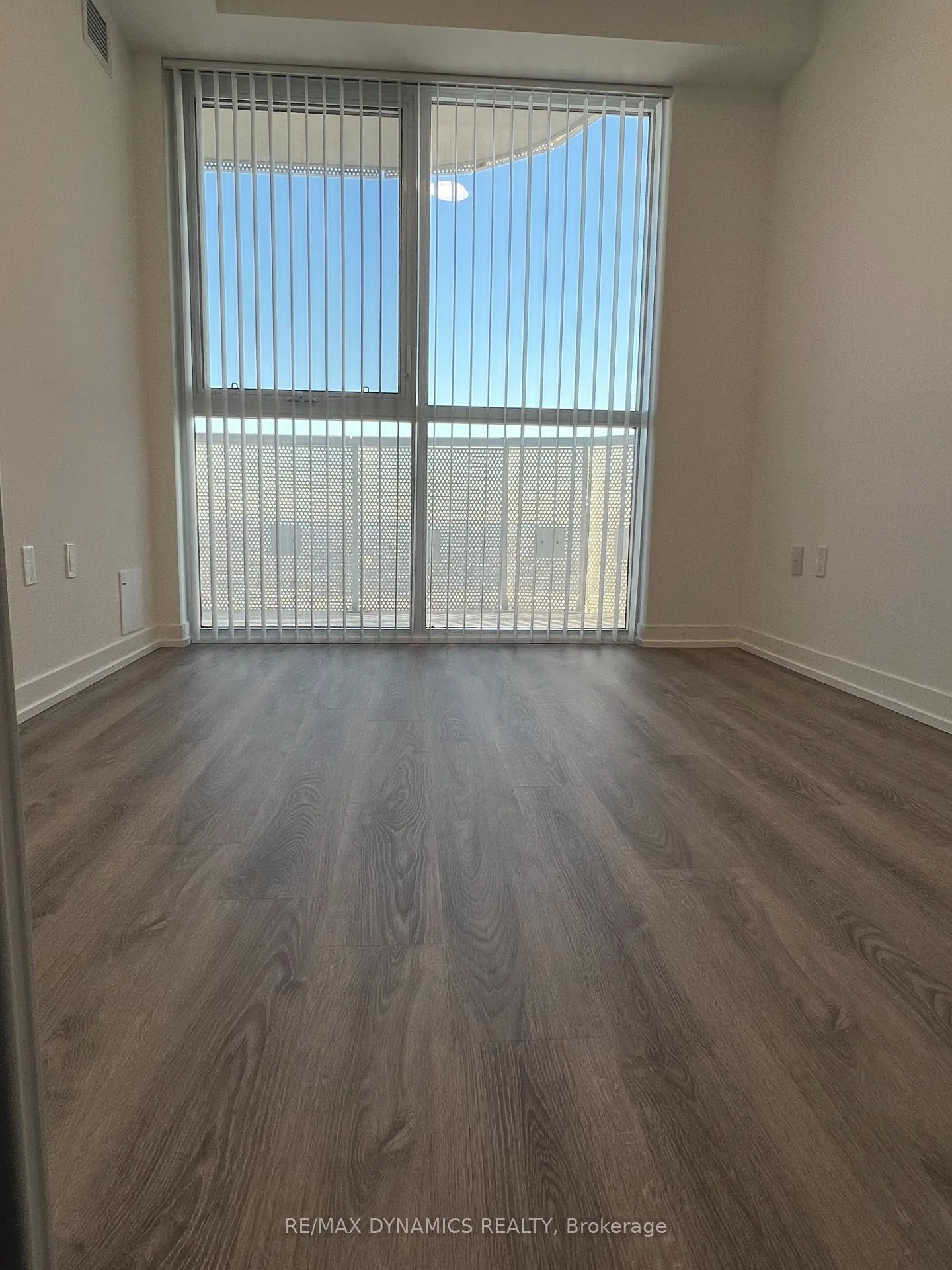Photo 8 of Unit 5211, 8 Interchange Way, Vaughan, Vaughan Corporate Centre — HOMEH