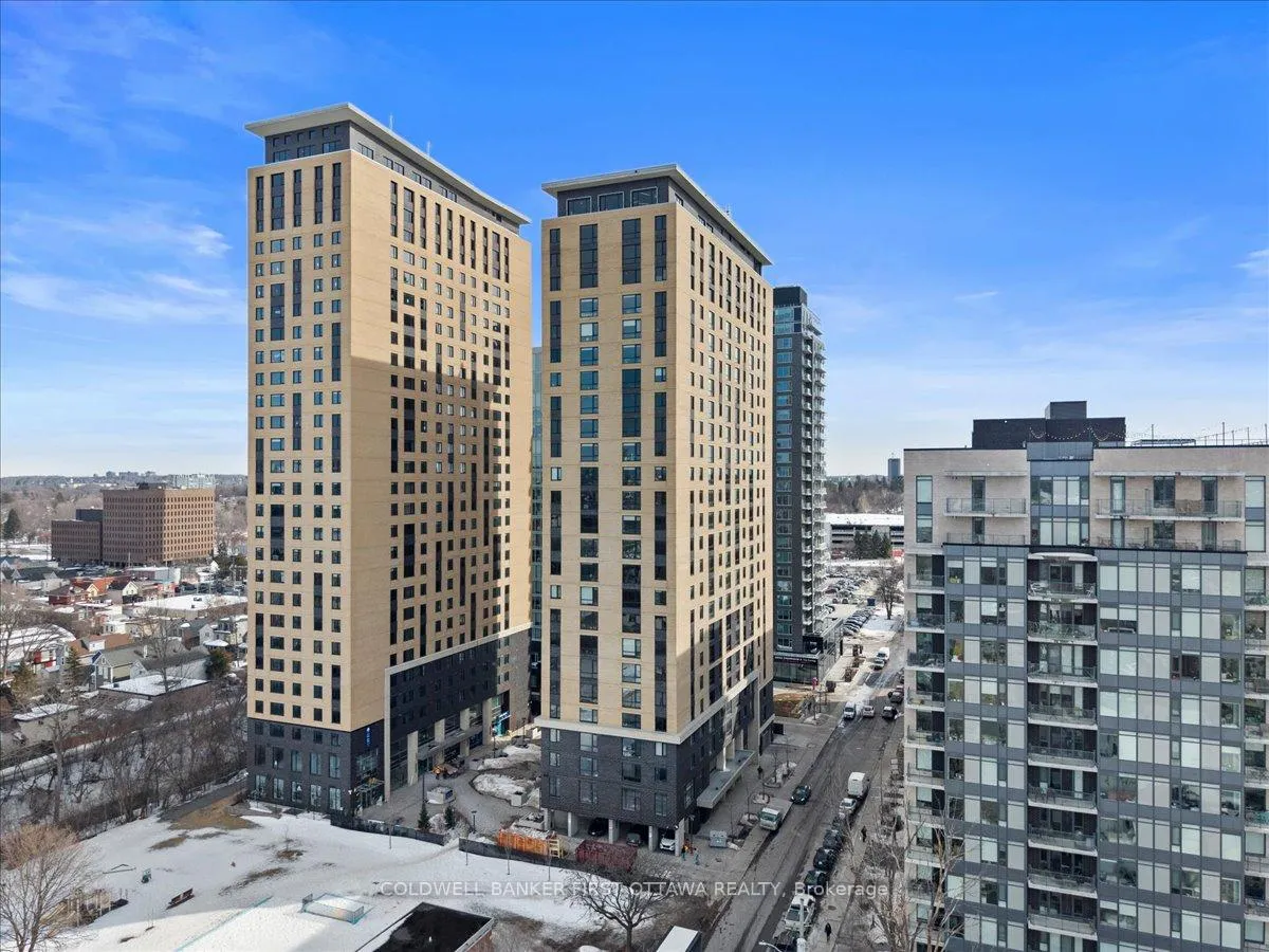 Front of Unit 2308, 105 Champagne Avenue S