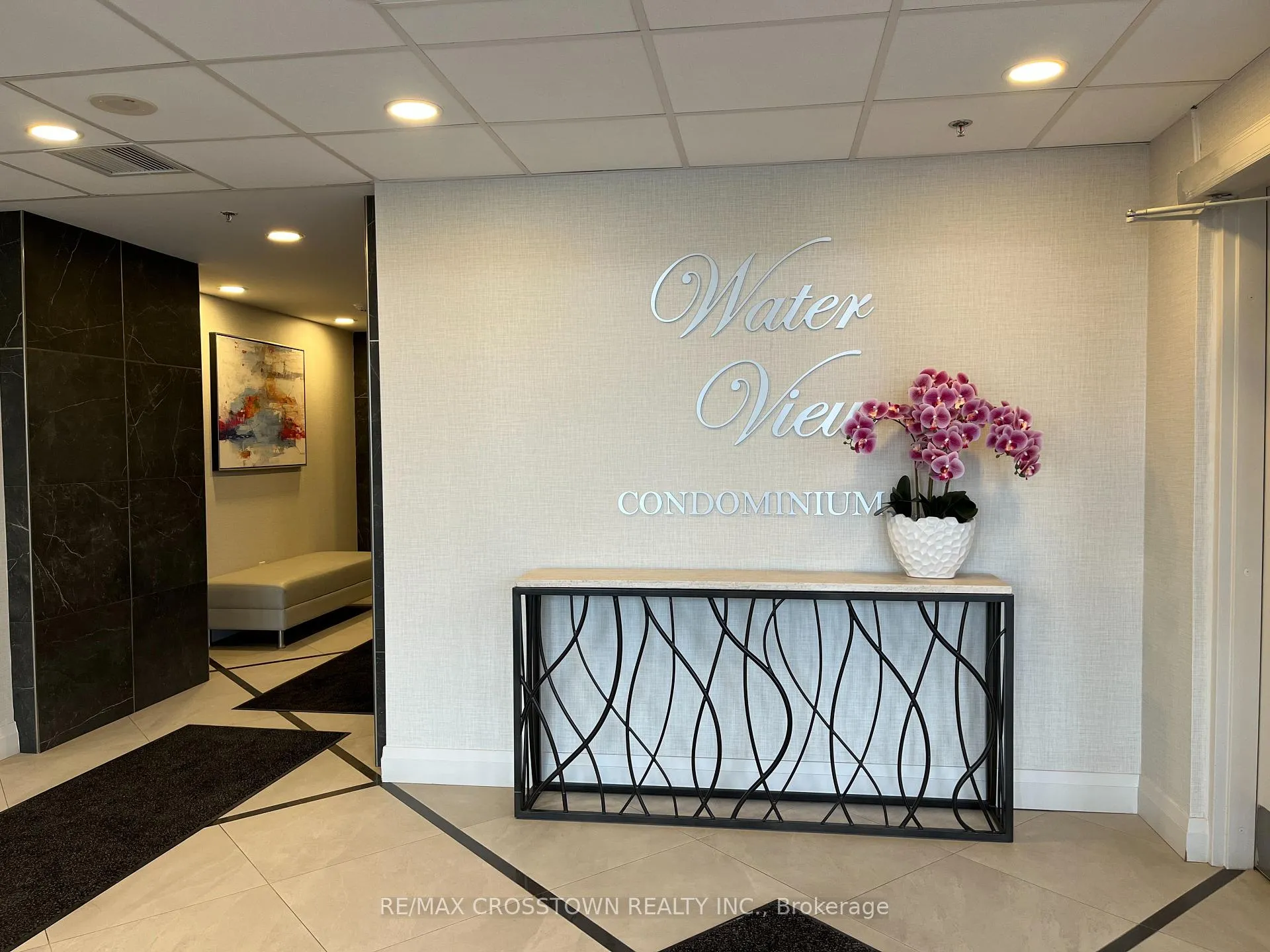 Photo 8 of Unit 406, 6 Toronto Street, Barrie, City Centre — HOMEH