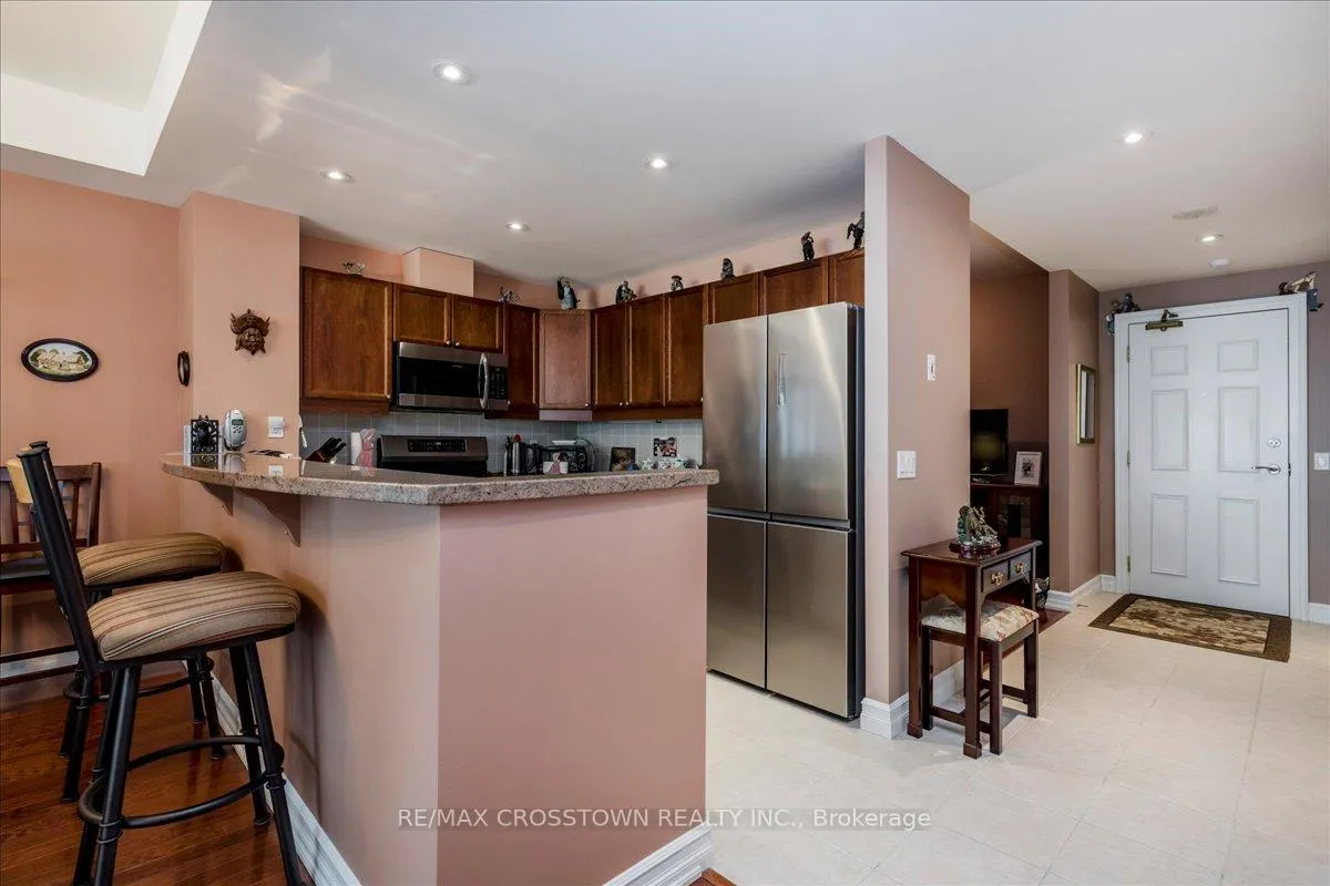 Photo 10 of Unit 406, 6 Toronto Street, Barrie, City Centre — HOMEH
