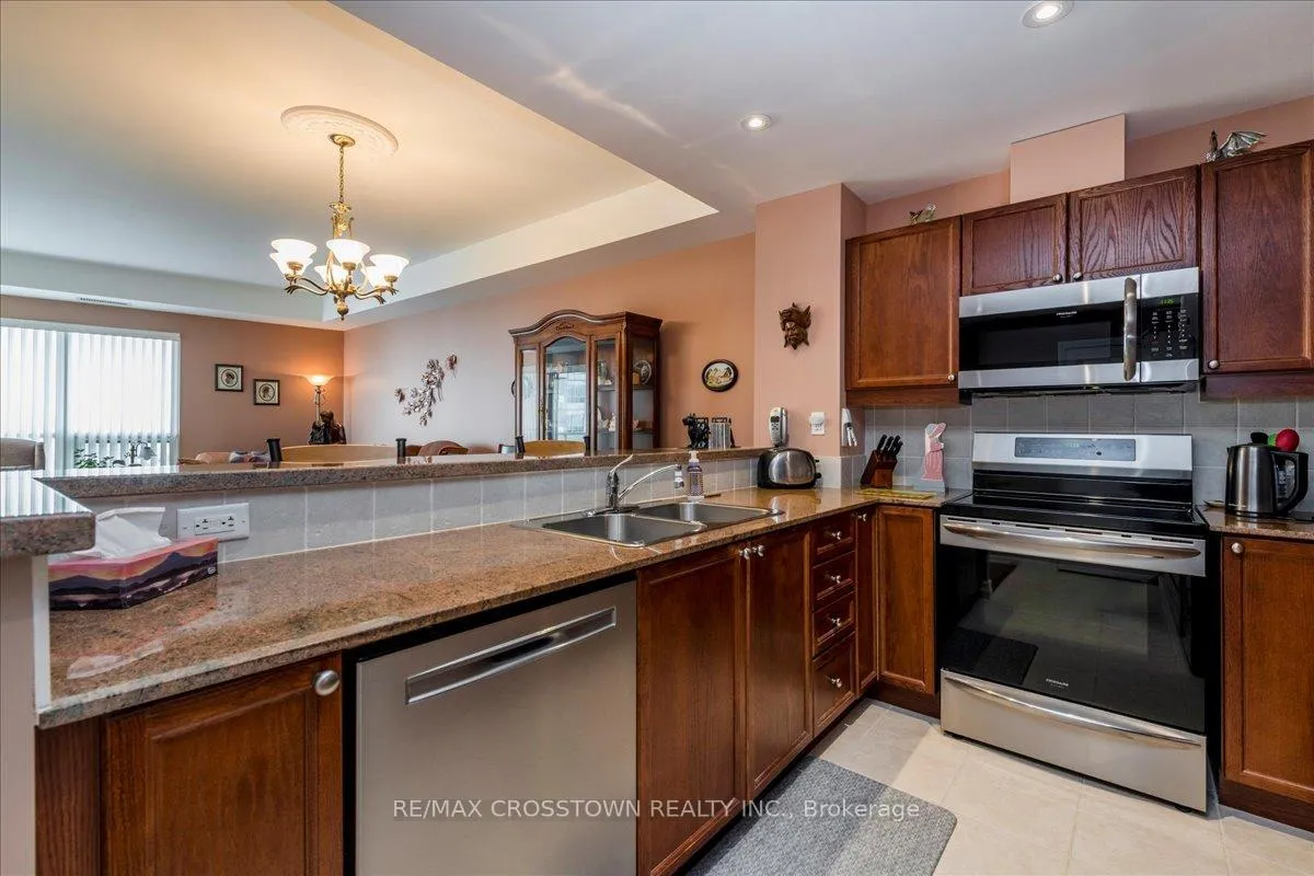Photo 12 of Unit 406, 6 Toronto Street, Barrie, City Centre — HOMEH