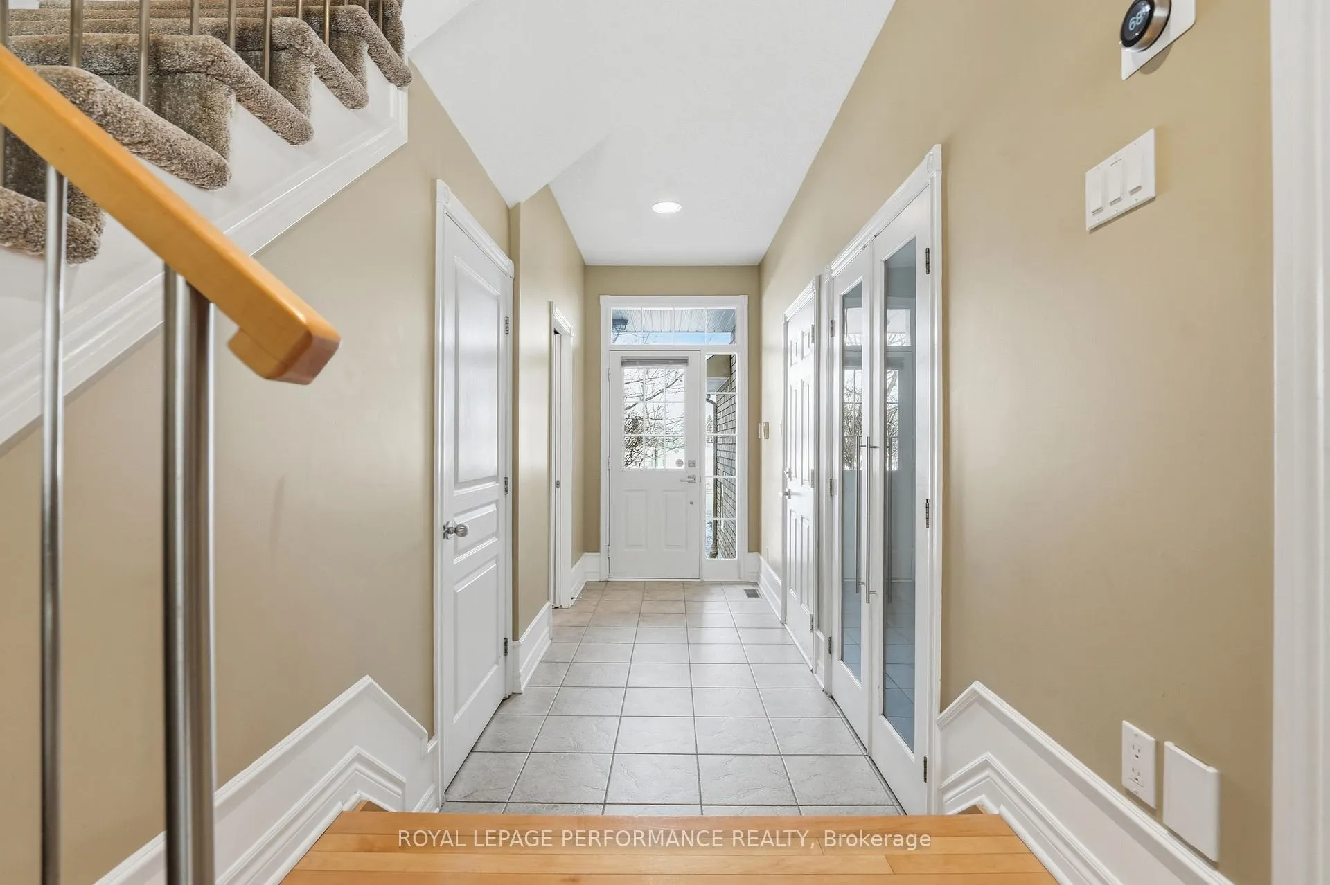 Photo 3 of 808 Scala Avenue, Ottawa, Avalon East — HOMEH