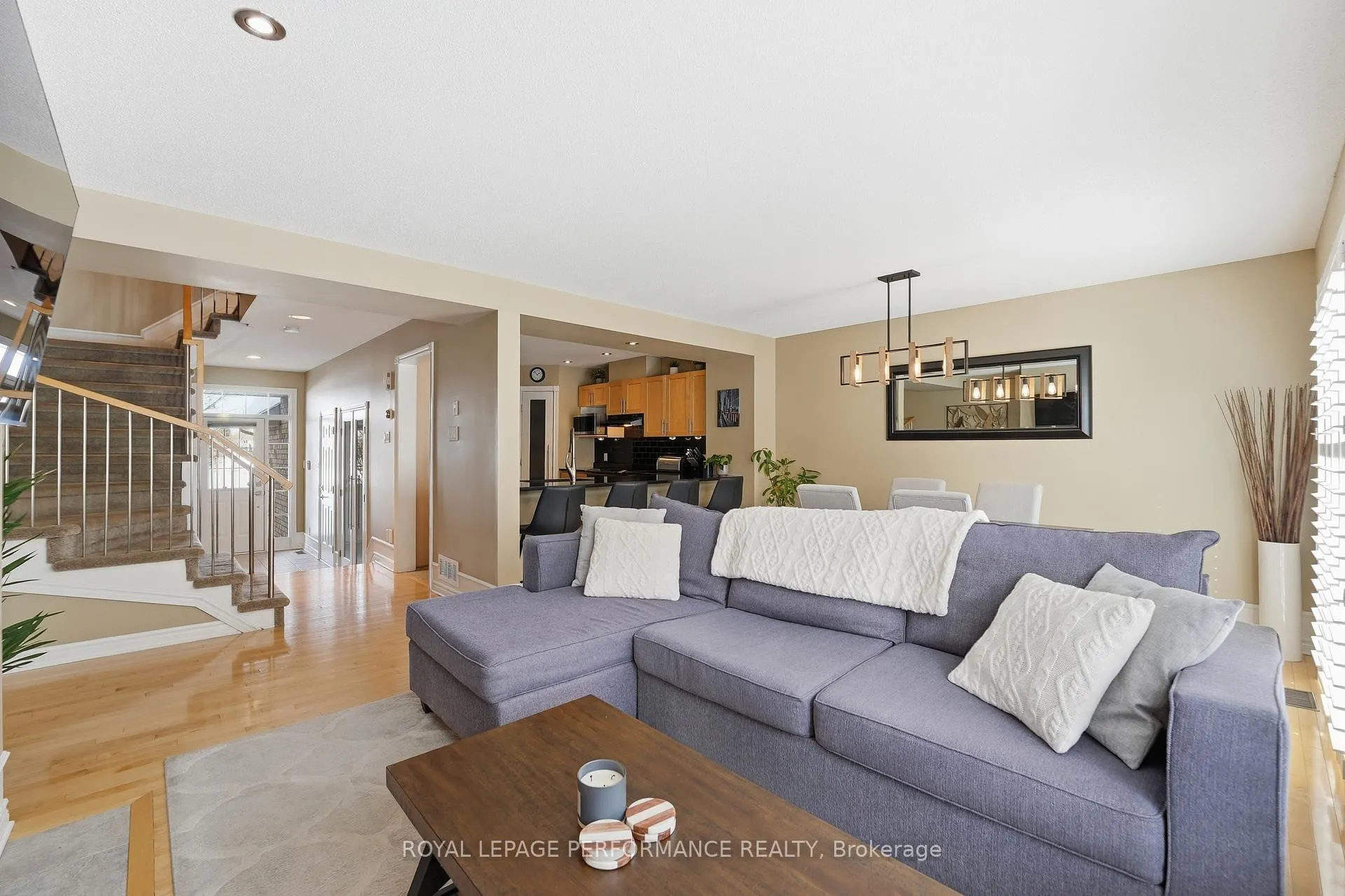 Photo 9 of 808 Scala Avenue, Ottawa, Avalon East — HOMEH