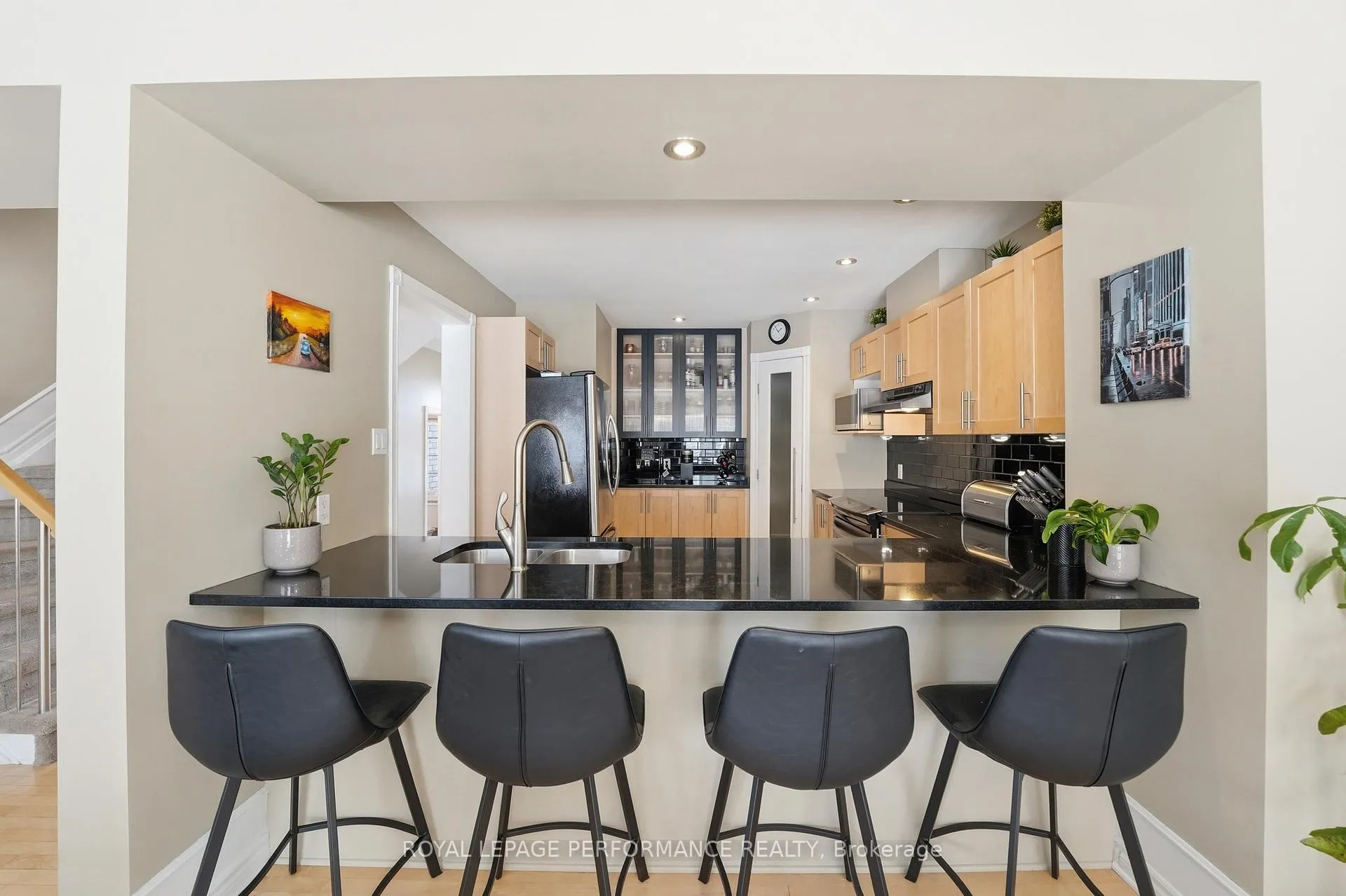 Photo 10 of 808 Scala Avenue, Ottawa, Avalon East — HOMEH