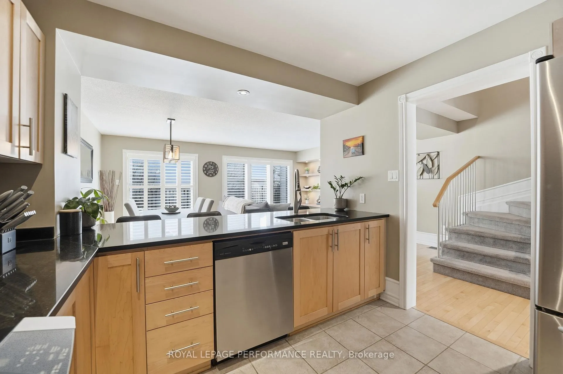 Photo 13 of 808 Scala Avenue, Ottawa, Avalon East — HOMEH