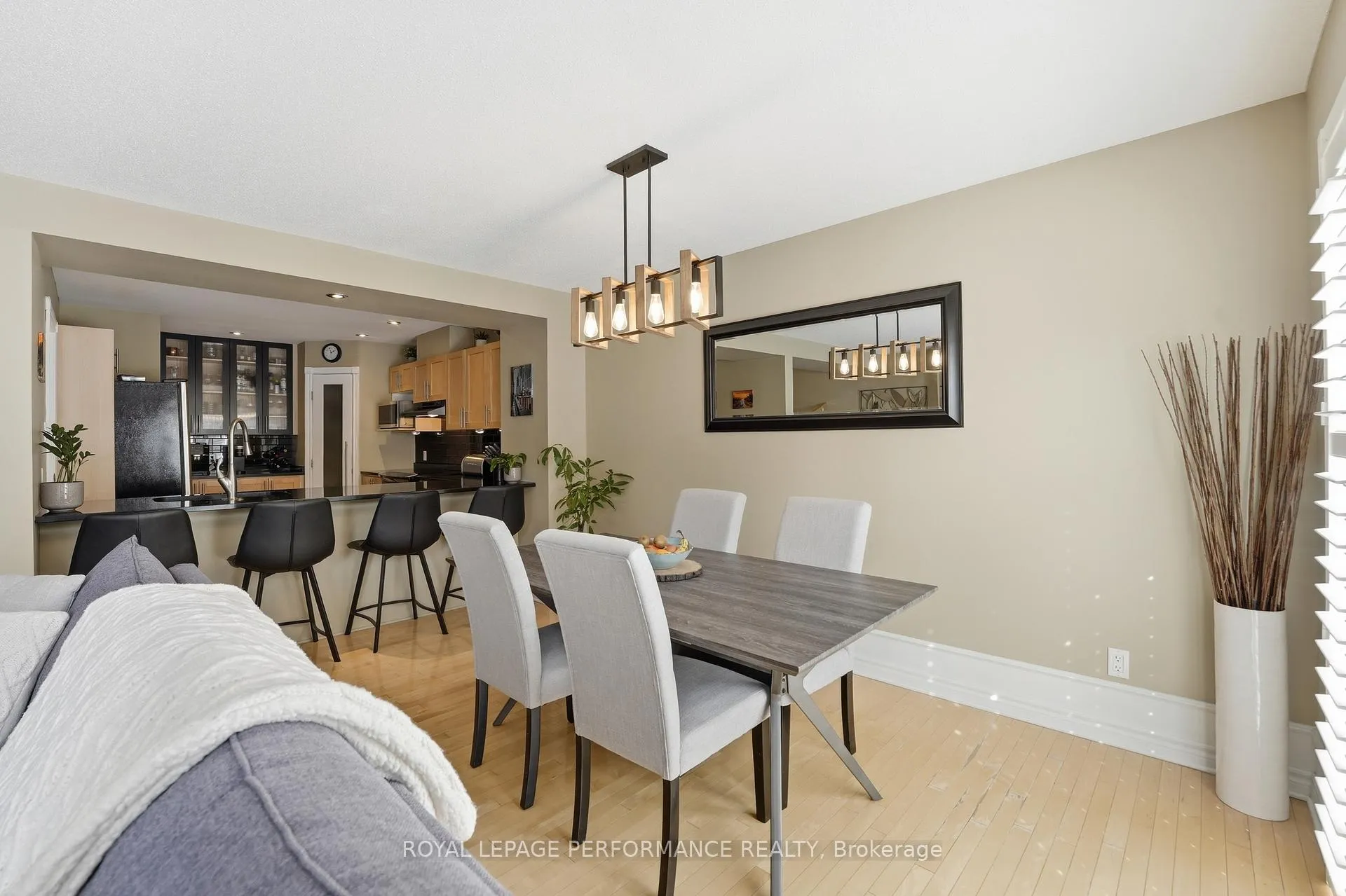 Photo 16 of 808 Scala Avenue, Ottawa, Avalon East — HOMEH