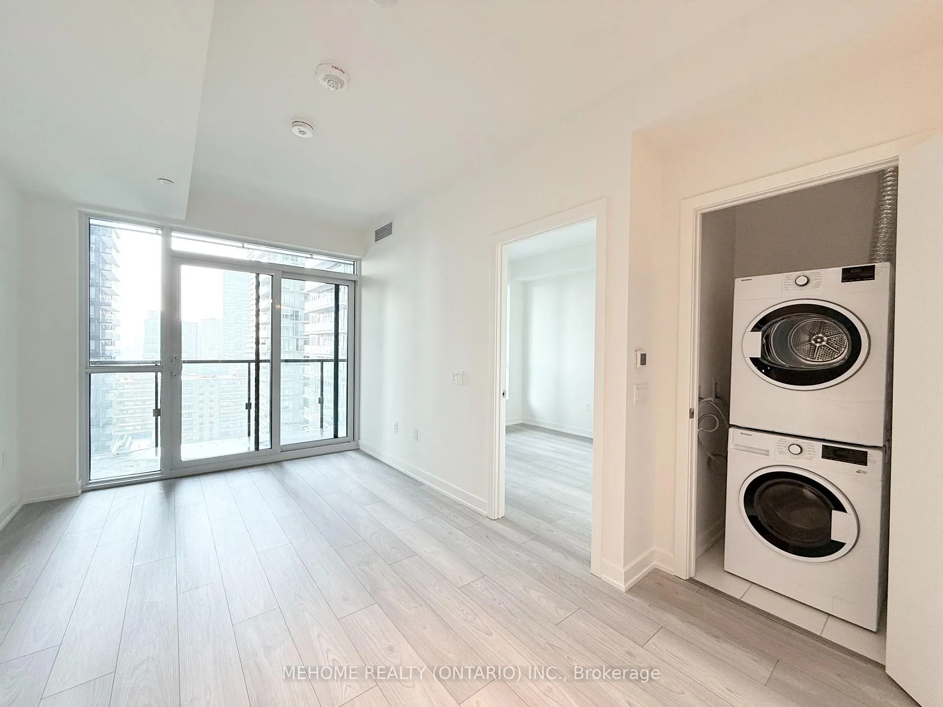 Photo 2 of Unit 1501S, 110 Broadway Avenue, Toronto, Mount Pleasant West — HOMEH