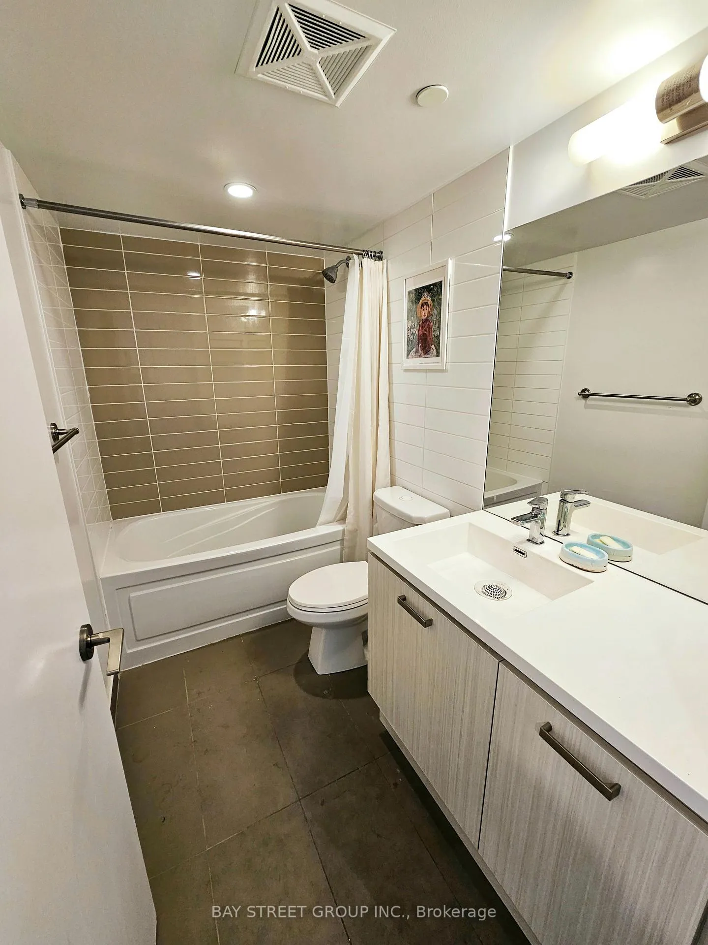 Photo 8 of Unit 1205, 125 Redpath Avenue, Toronto, Mount Pleasant West — HOMEH