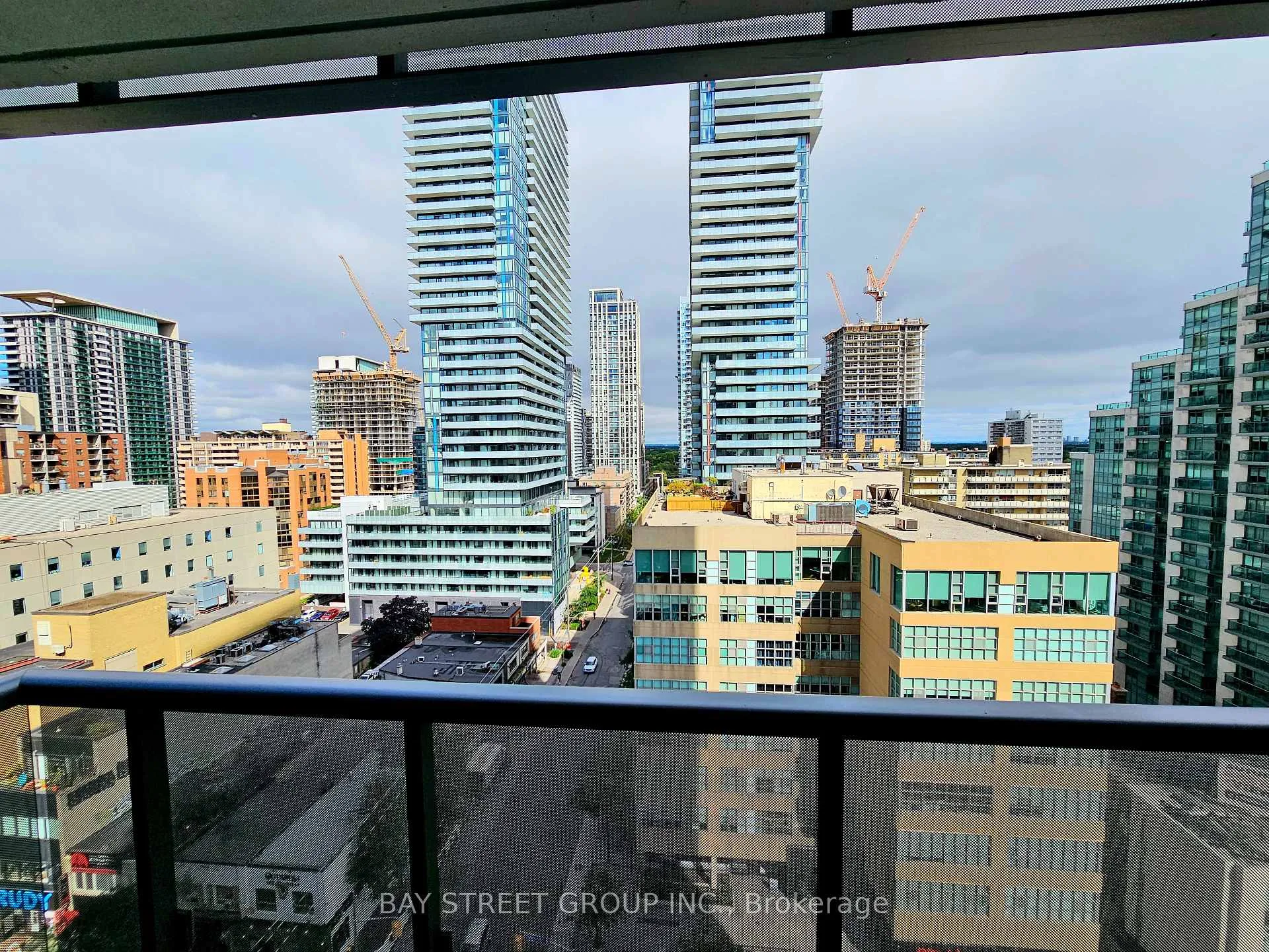 Photo 11 of Unit 1205, 125 Redpath Avenue, Toronto, Mount Pleasant West — HOMEH