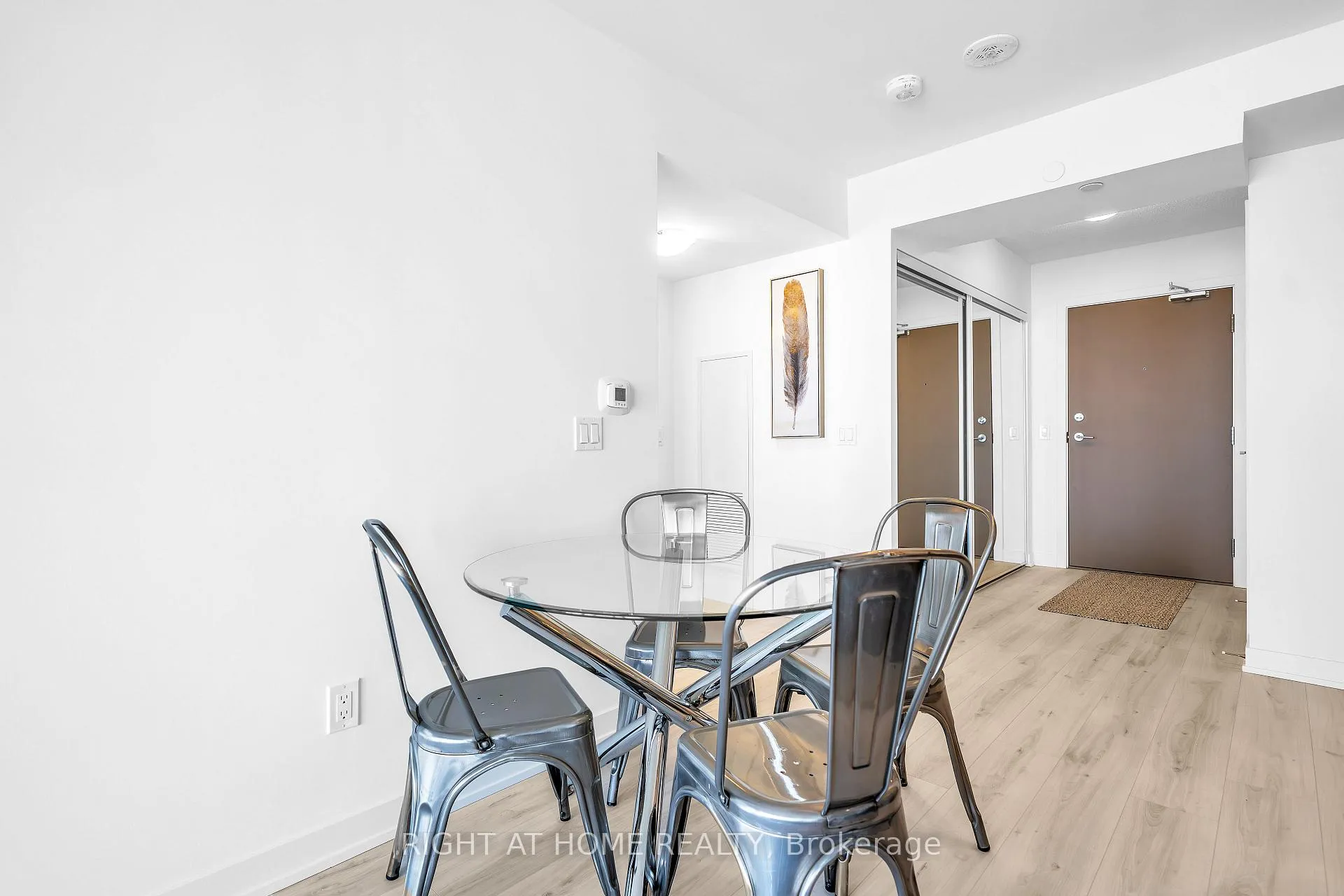 Photo 6 of Unit 2204, 1010 Sandy Beach Road, Pickering, Bay Ridges — HOMEH